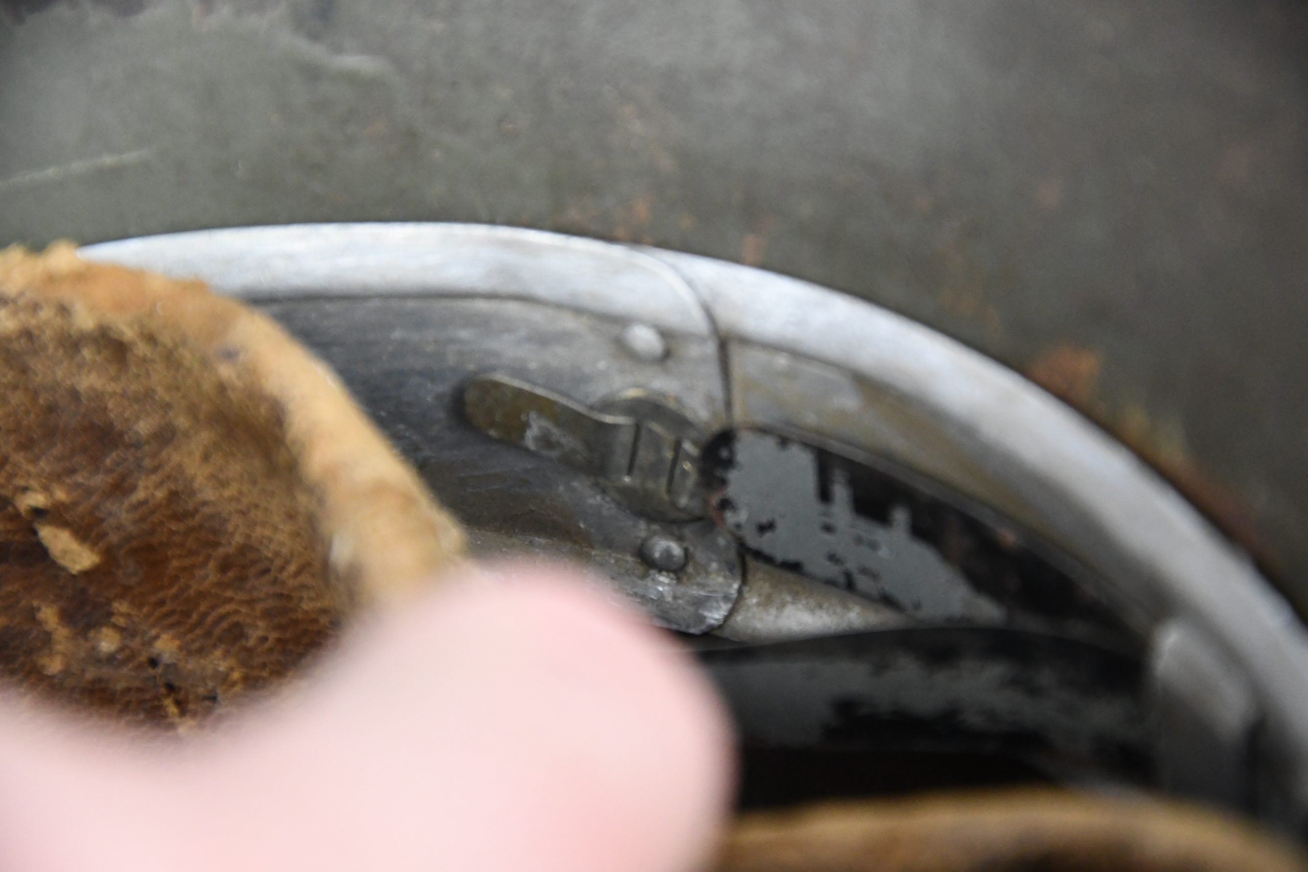 M18 army (Heer) 'transitional' reissue single decal steel helmet — image 13