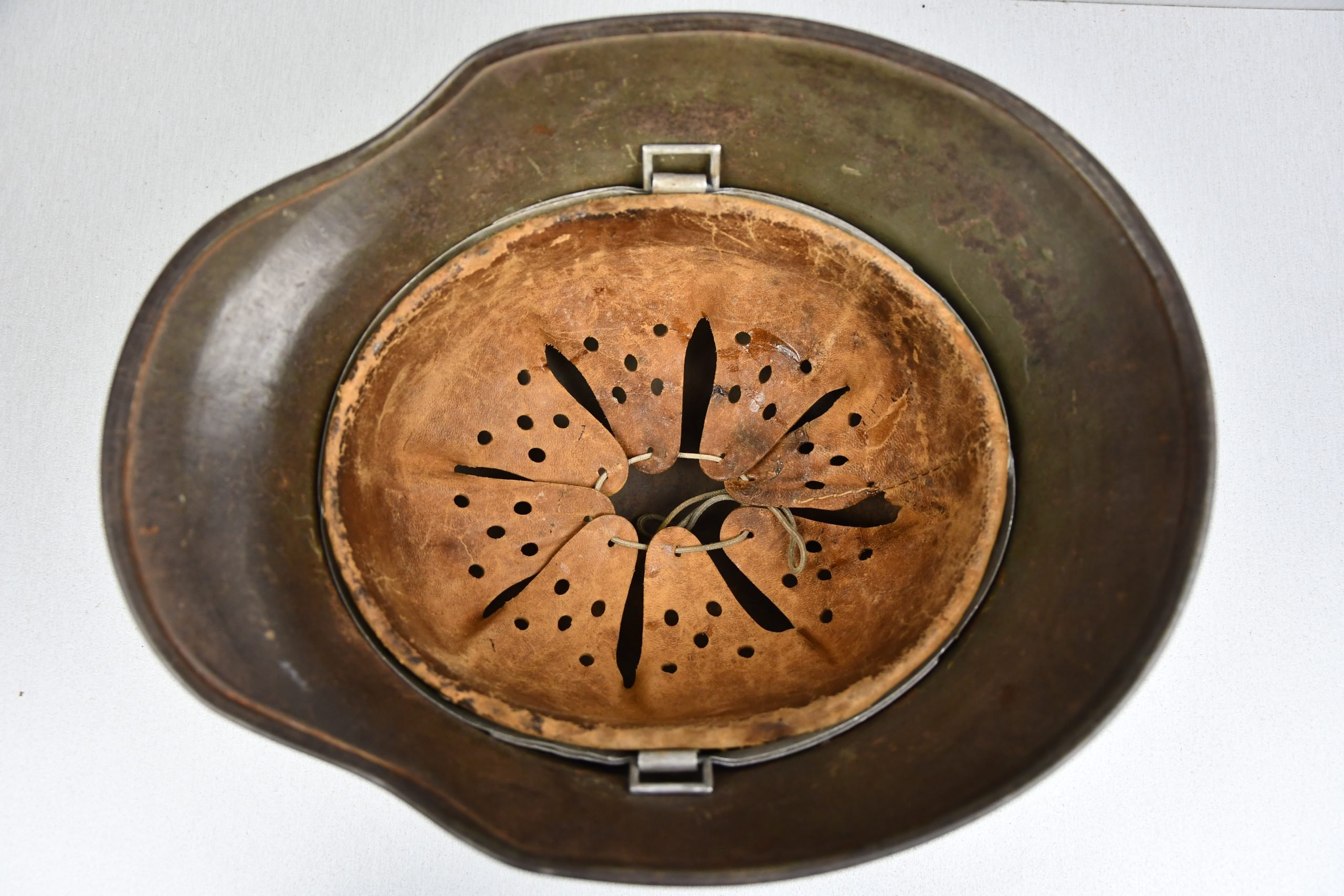 M18 army (Heer) 'transitional' reissue single decal steel helmet — image 7