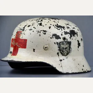 M35 army (Heer) ex-double decal 'Sanitäter' medic helmet Q68
