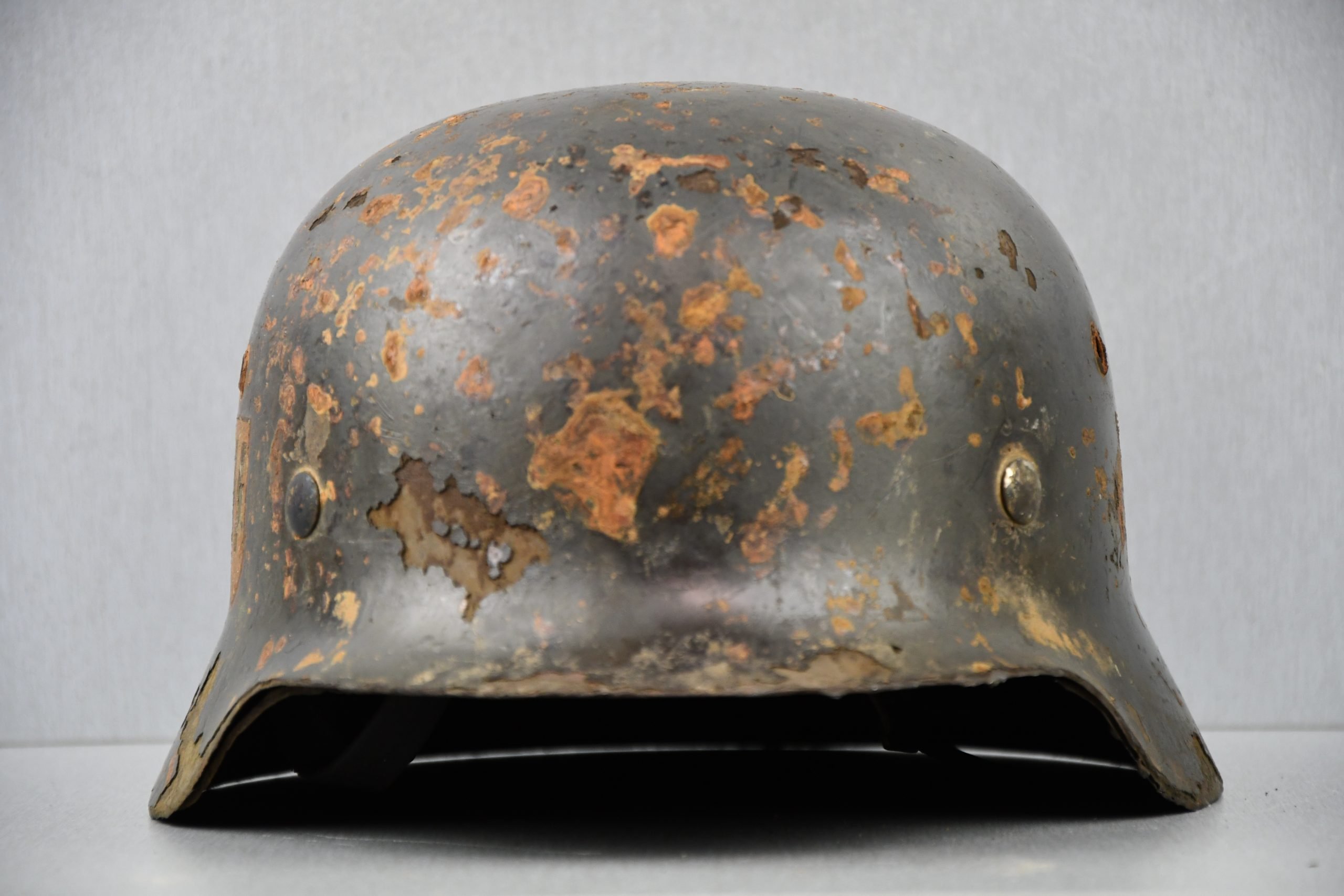 M35 Waffen-SS ex-double decal steel helmet Q66 — image 2