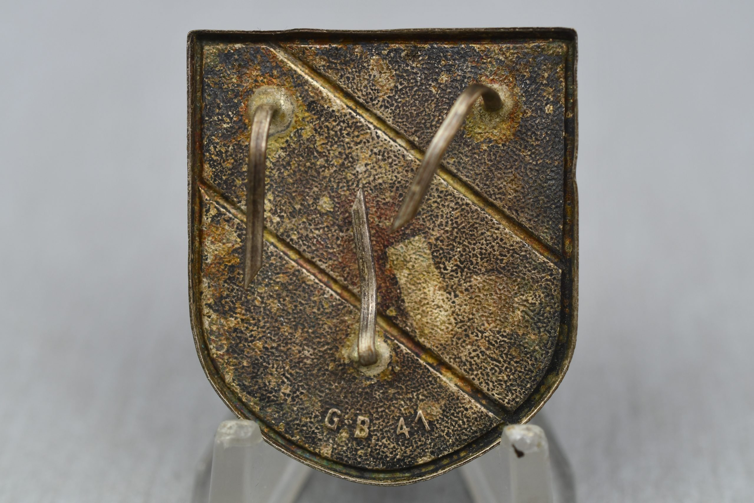 Afrikakorps tropical pith helmet decal shield in Buntmetall by Gustav Brehmer 1941 — image 2