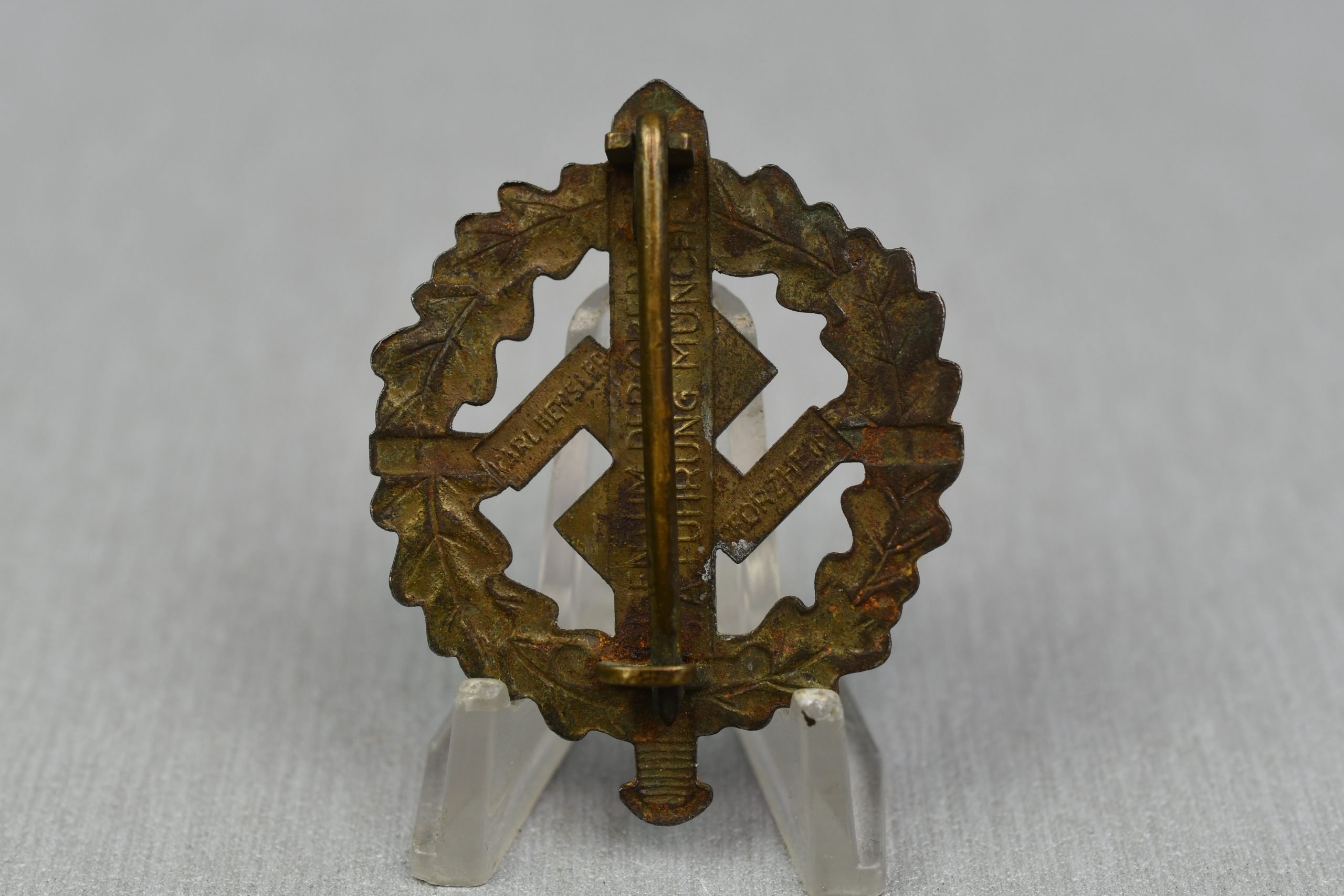 SA Sportbadge in bronze by Karl Hensler — image 2