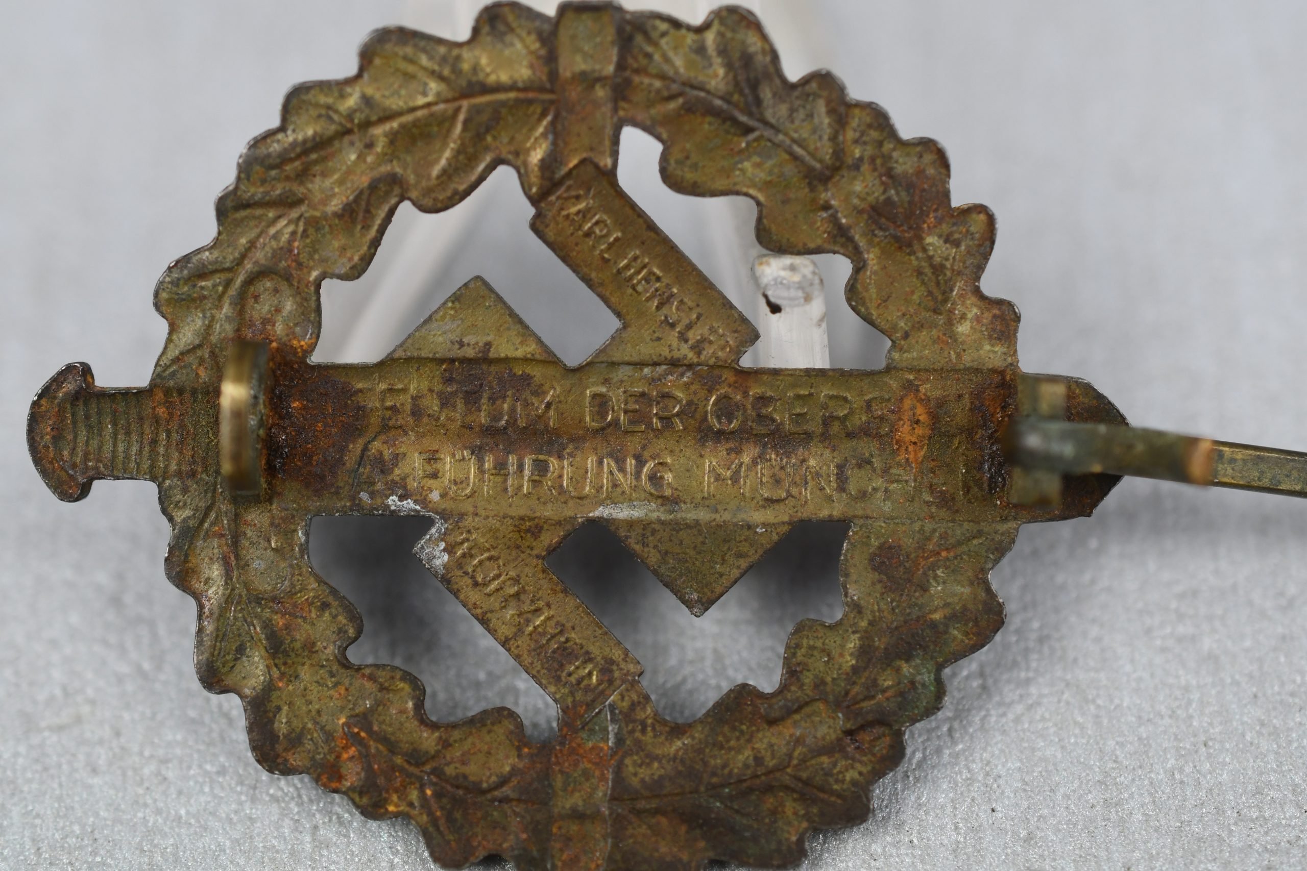 SA Sportbadge in bronze by Karl Hensler — image 3