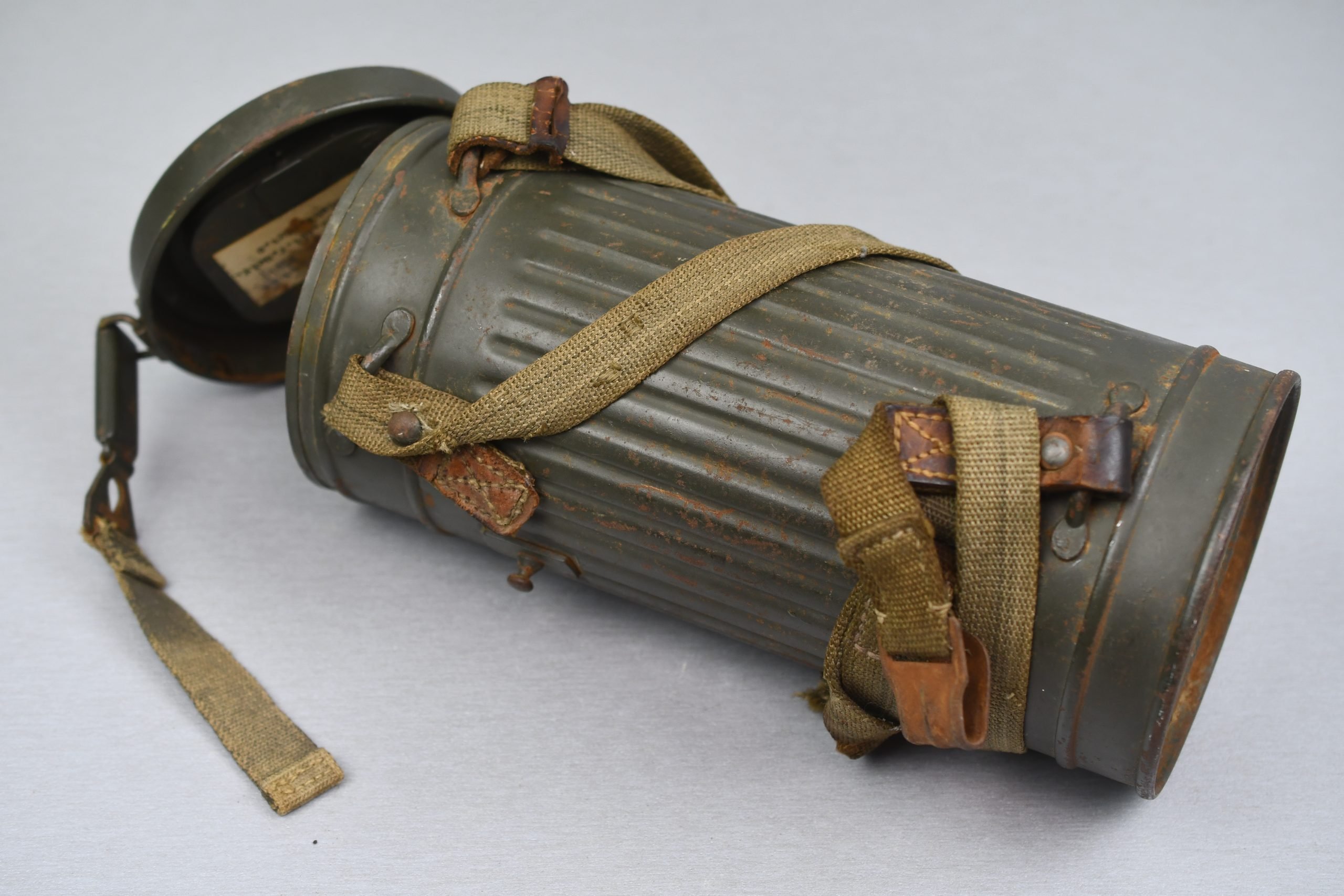 Complete M31 gas mask with canister from female Luftwaffe Helferin Michel Anneliese — image 12