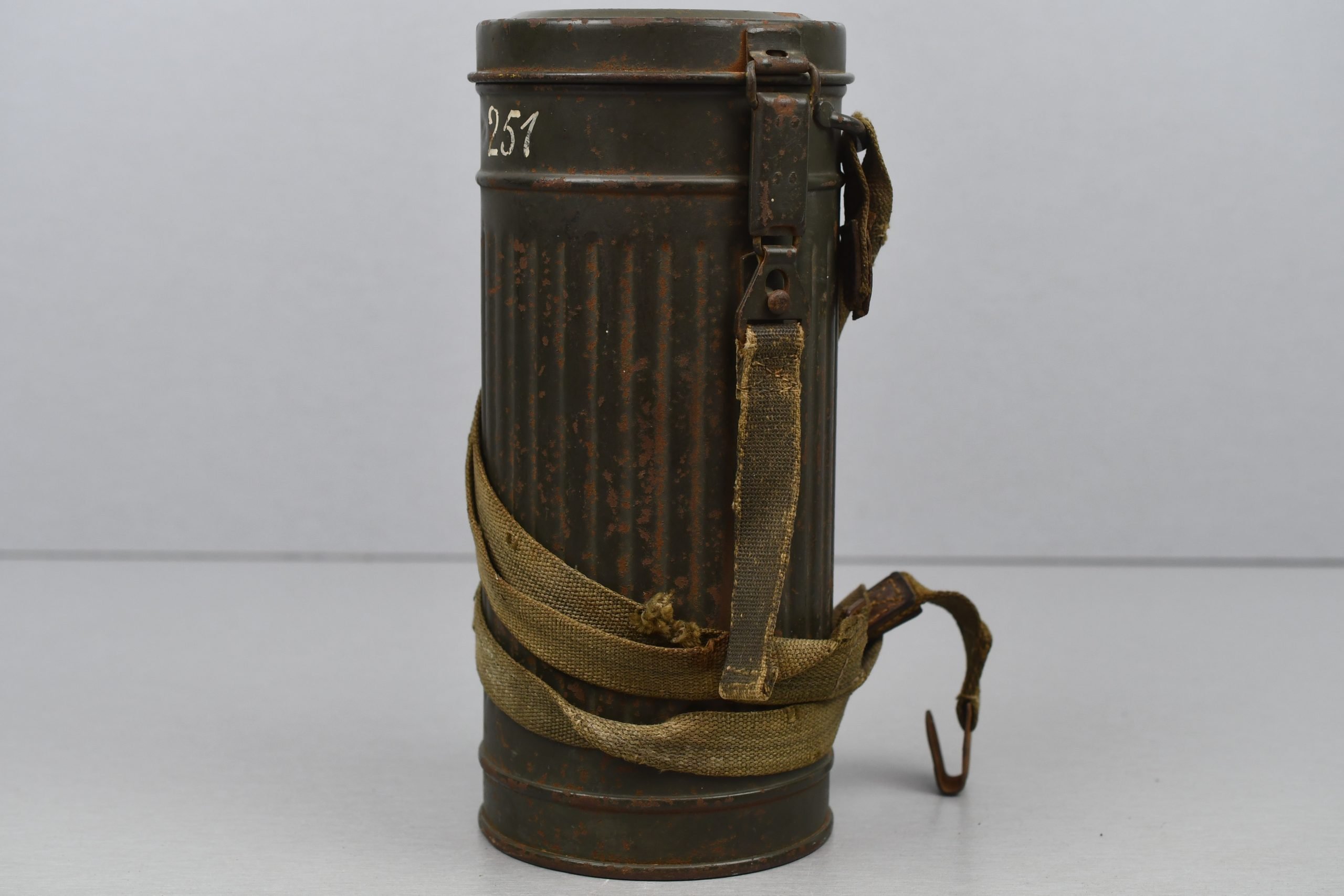 Complete M31 gas mask with canister from female Luftwaffe Helferin Michel Anneliese — image 16