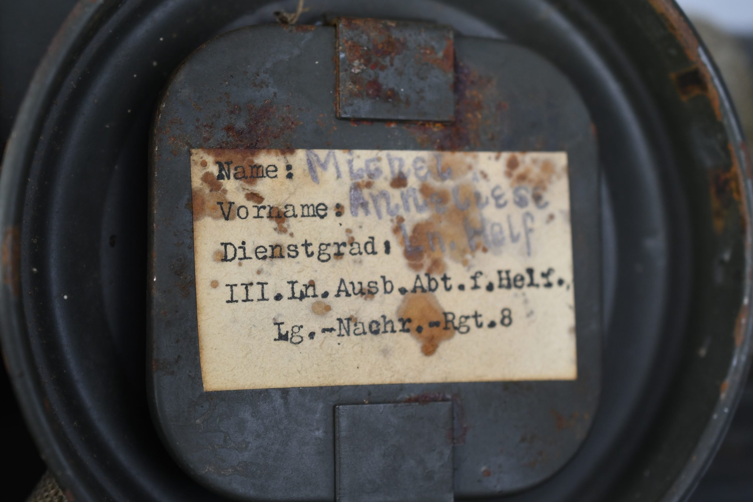 Complete M31 gas mask with canister from female Luftwaffe Helferin Michel Anneliese — image 19