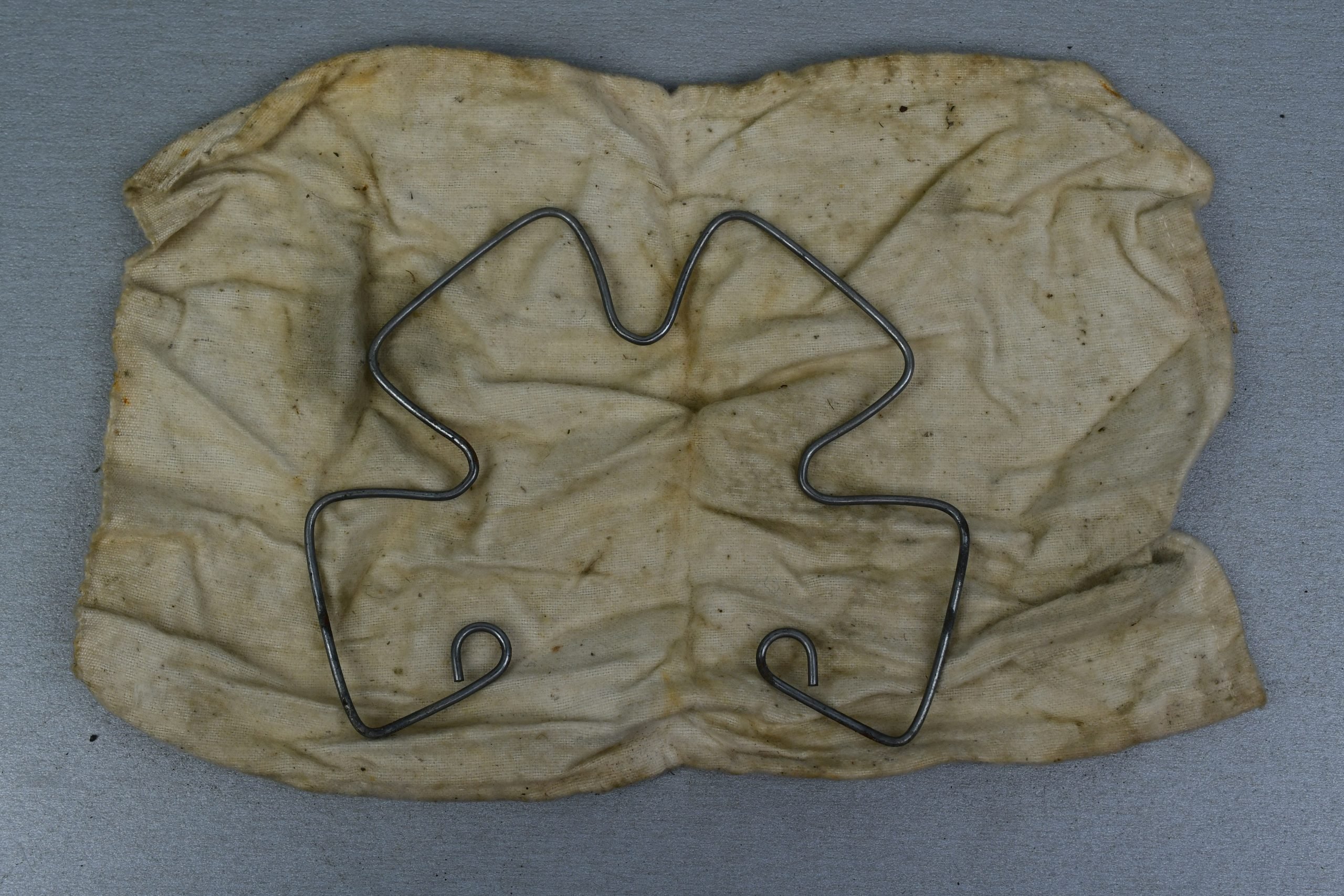 Complete M31 gas mask with canister from female Luftwaffe Helferin Michel Anneliese — image 22