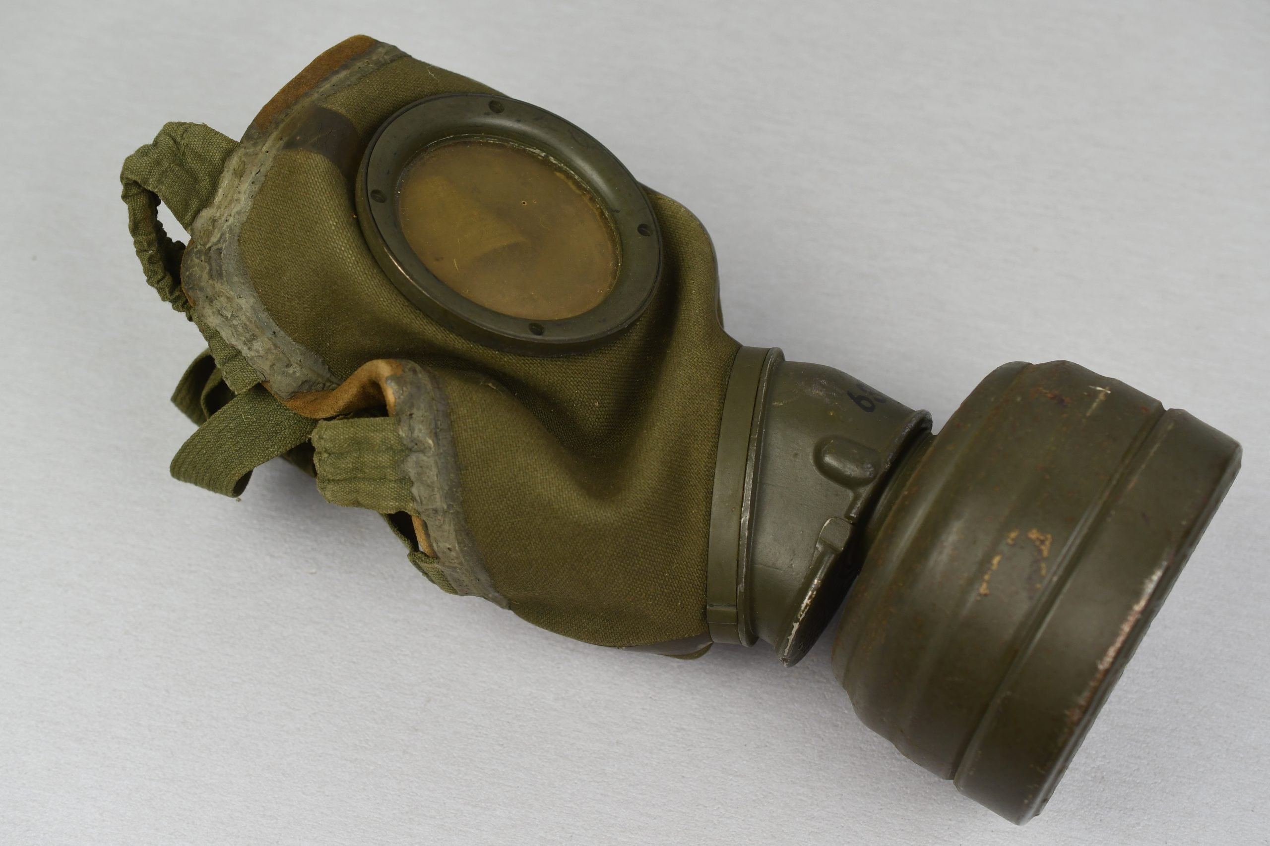 Complete M31 gas mask with canister from female Luftwaffe Helferin Michel Anneliese — image 3
