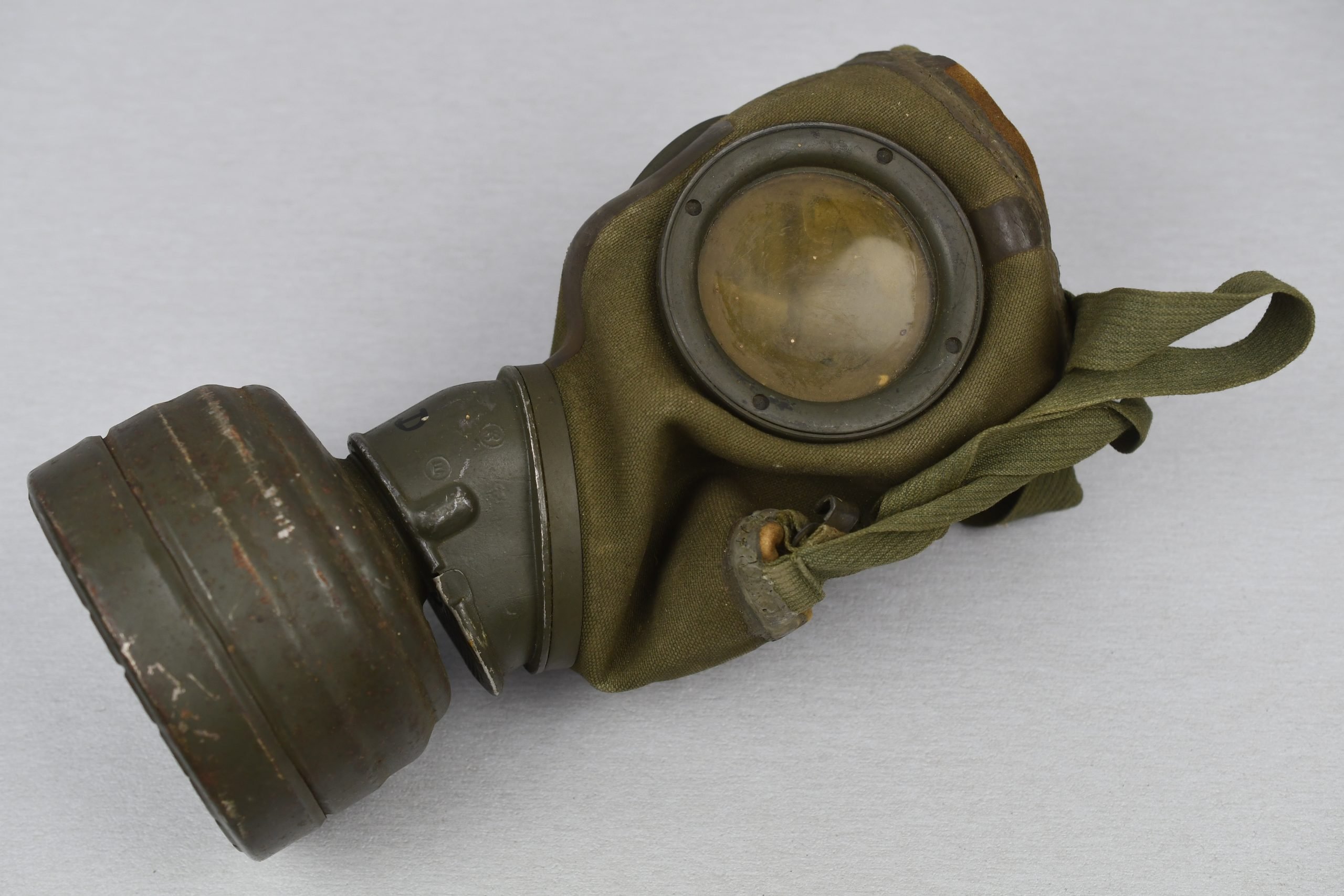 Complete M31 gas mask with canister from female Luftwaffe Helferin Michel Anneliese — image 4