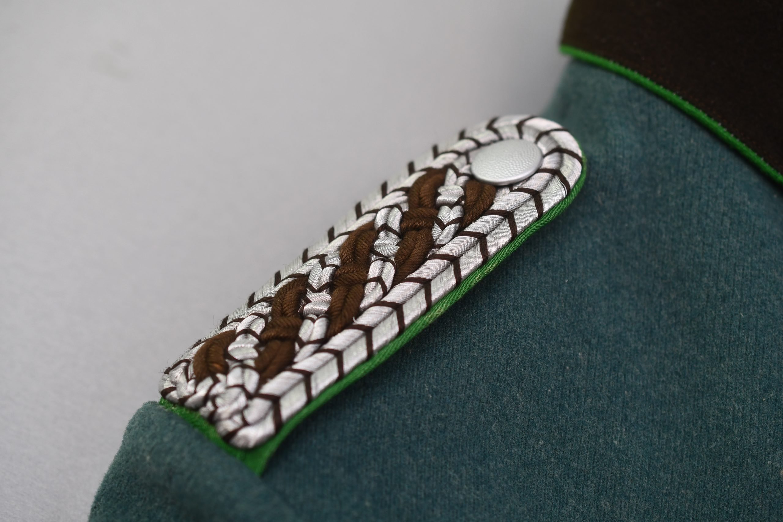 German police 'Schutzpolizei' service tunic with factory tag 1940 — image 10