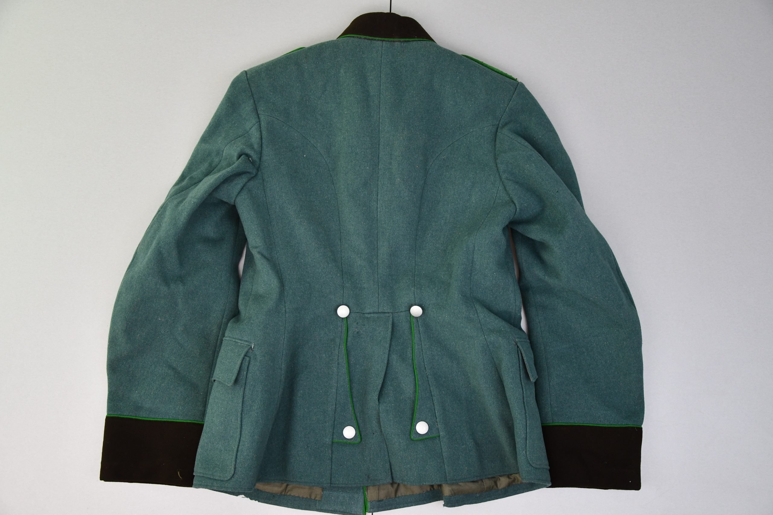 German police 'Schutzpolizei' service tunic with factory tag 1940 — image 2