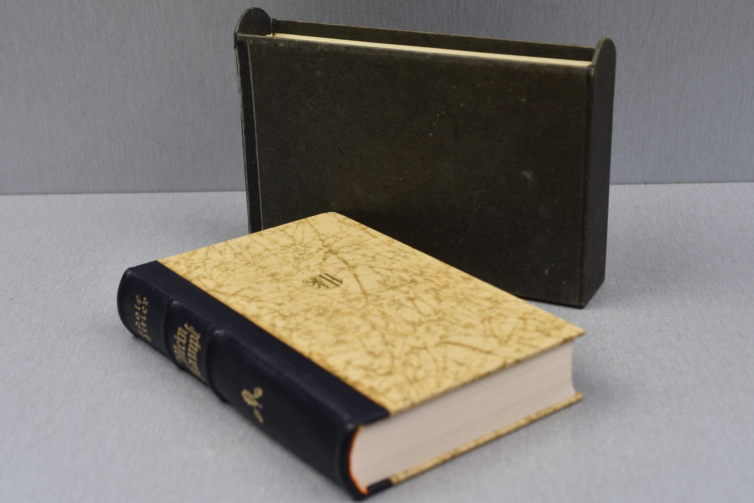 Adolf Hitler's Mein Kampf wedding edition 1938 from Dresden — image 2