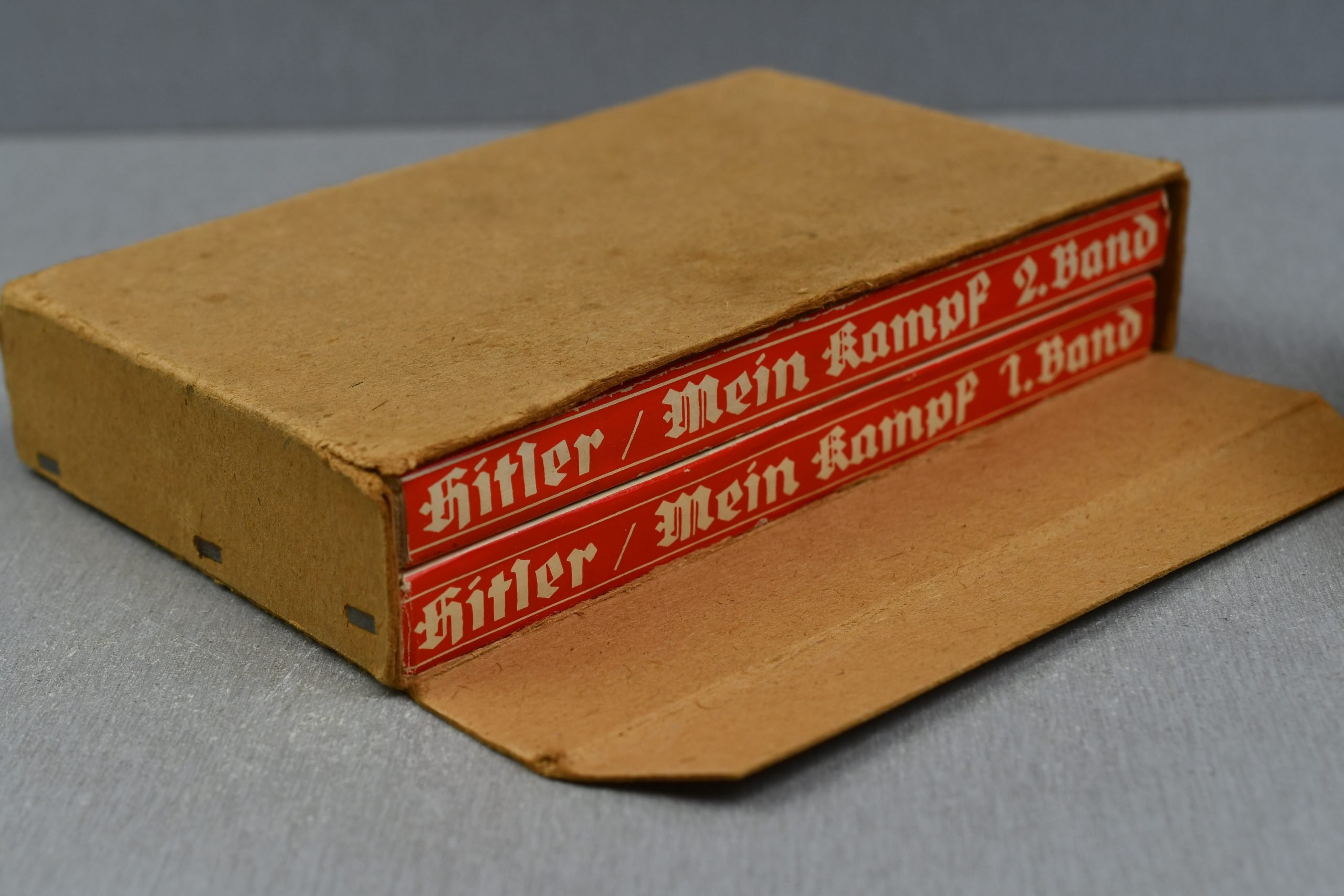 RARE Adolf Hitler's Mein Kampf 2 Volumes in Cardboard Slipcase 1938 — image 3
