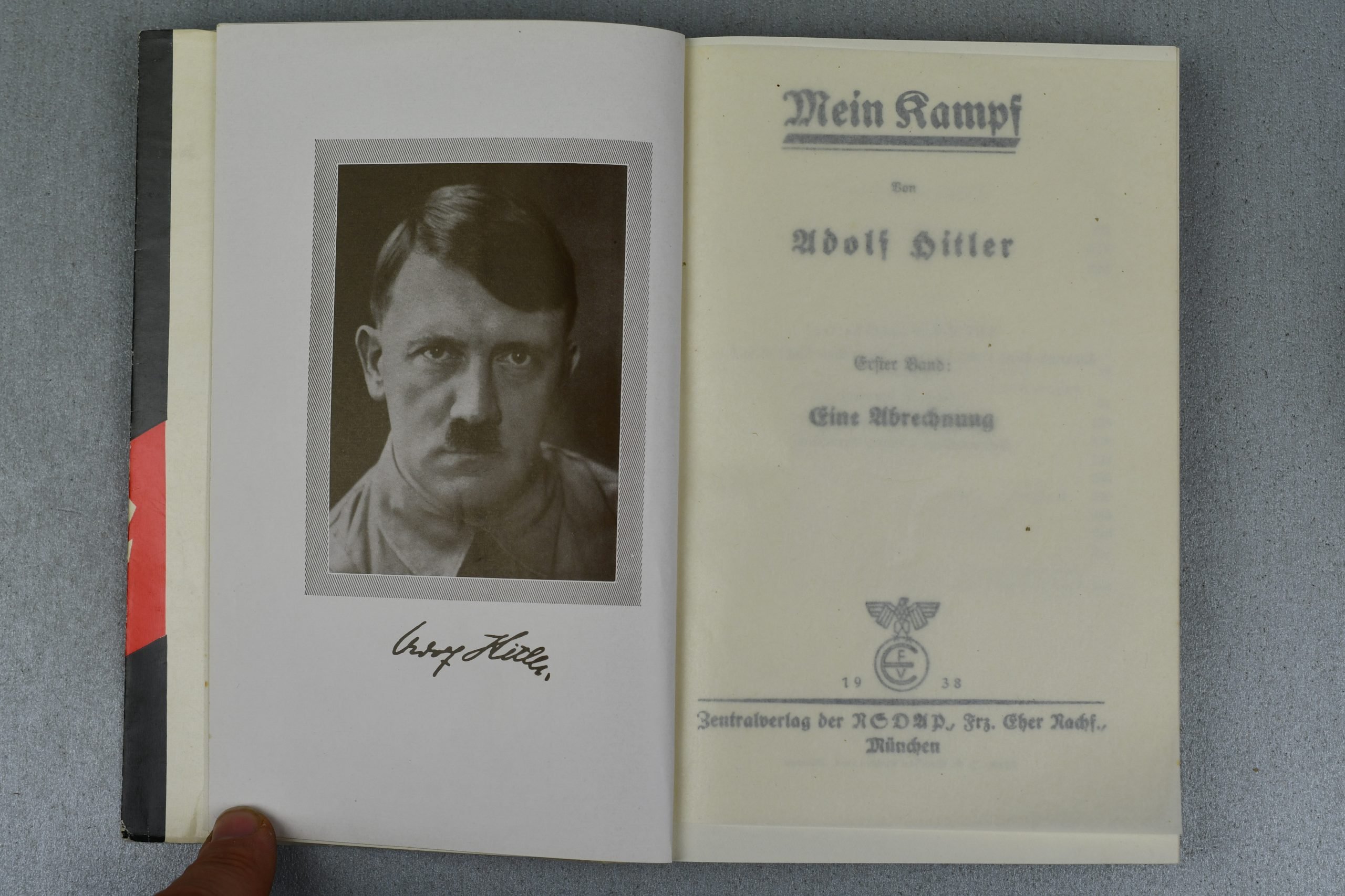 RARE Adolf Hitler's Mein Kampf 2 Volumes in Cardboard Slipcase 1938 — image 7