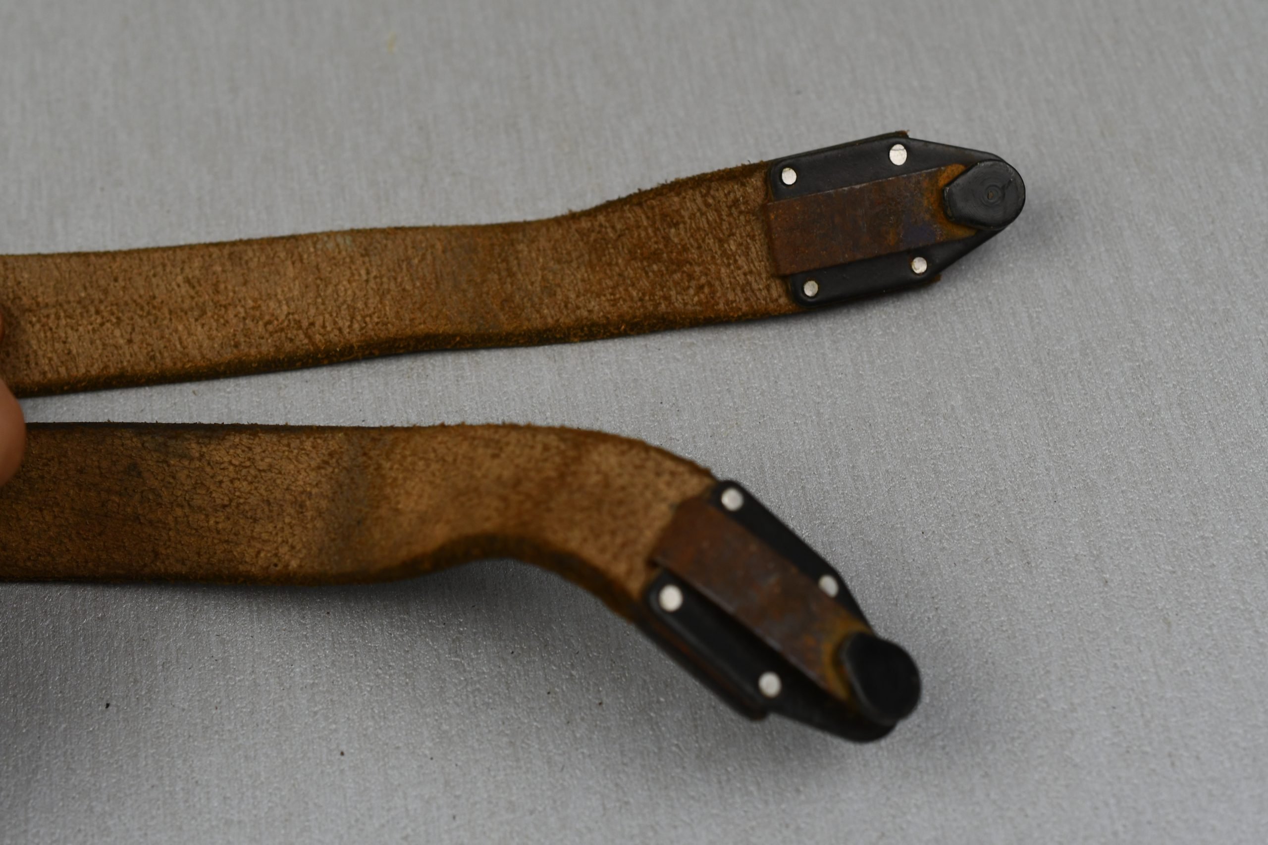 Wehrmacht field telephone 'Feldfernsprecher 33' carrying strap — image 3