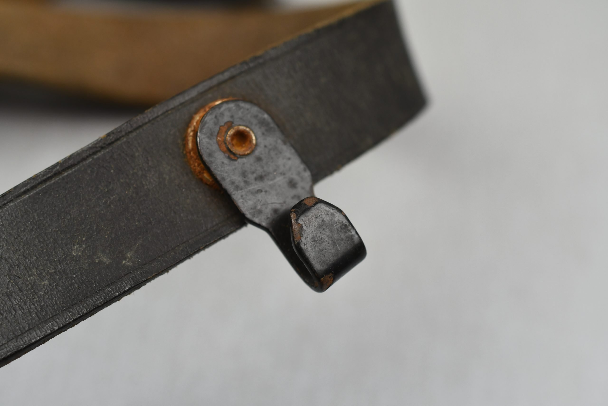 Wehrmacht field telephone 'Feldfernsprecher 33' carrying strap — image 6