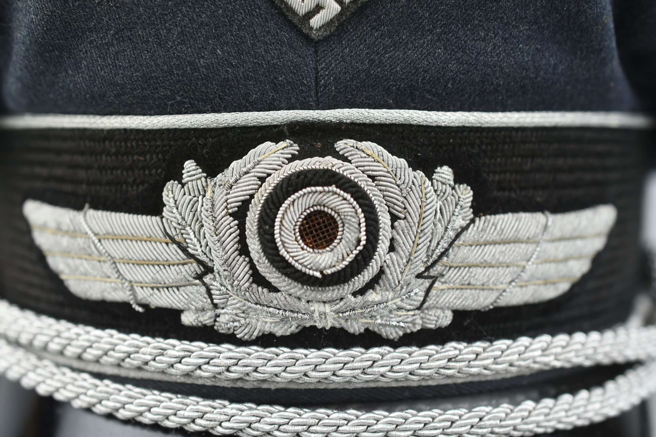 RARE Luftwaffe officer visor cap 'Schirmmütze' by Erel 'Privat' 1939 — image 9