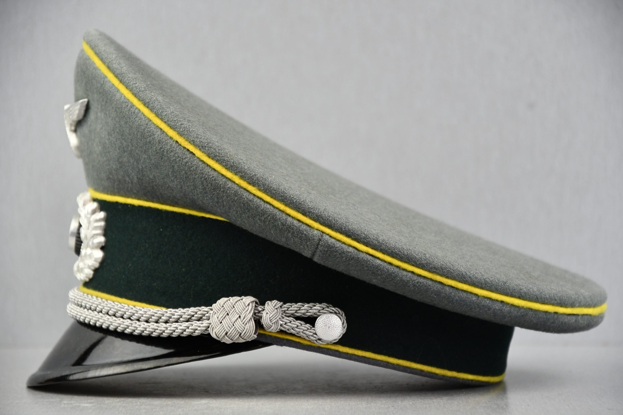 Army (Heer) signals 'Nachrichten' officer visor cap by Peküro – Friedrich Kuch — image 2