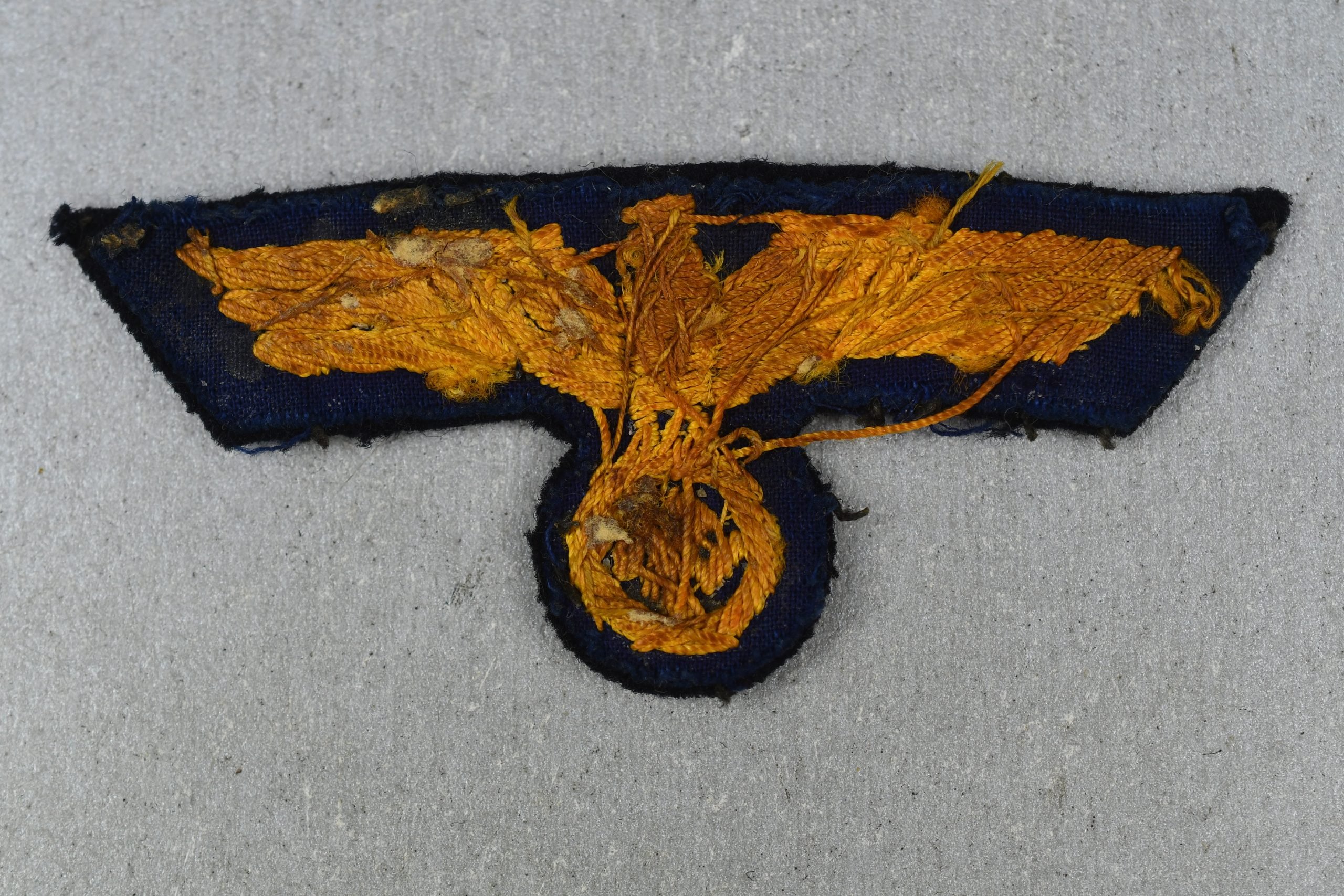 Kriegsmarine thick gold embroidered breast eagle — image 2