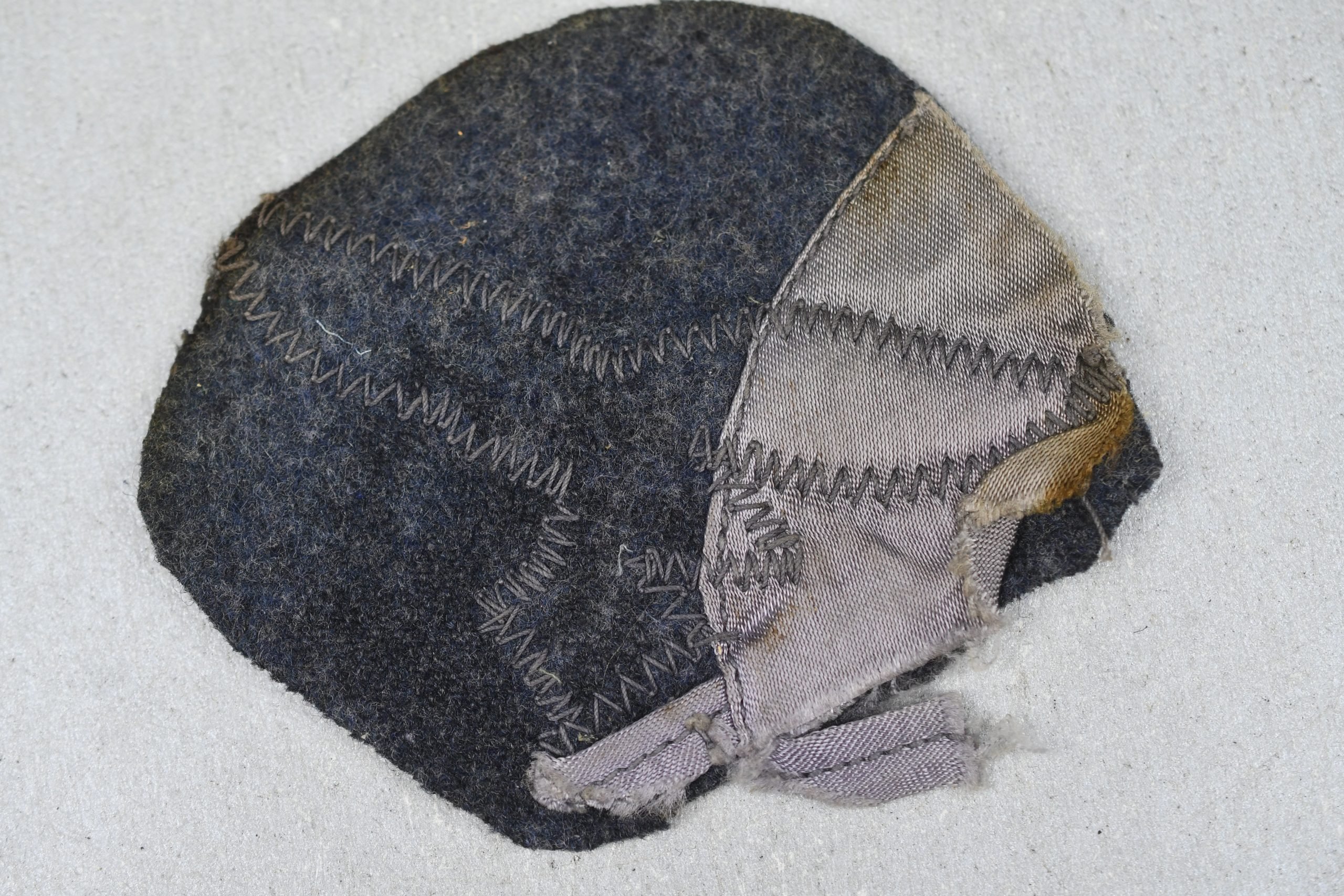 Uniform removed 'cut-off' Luftwaffe breast eagle — image 2