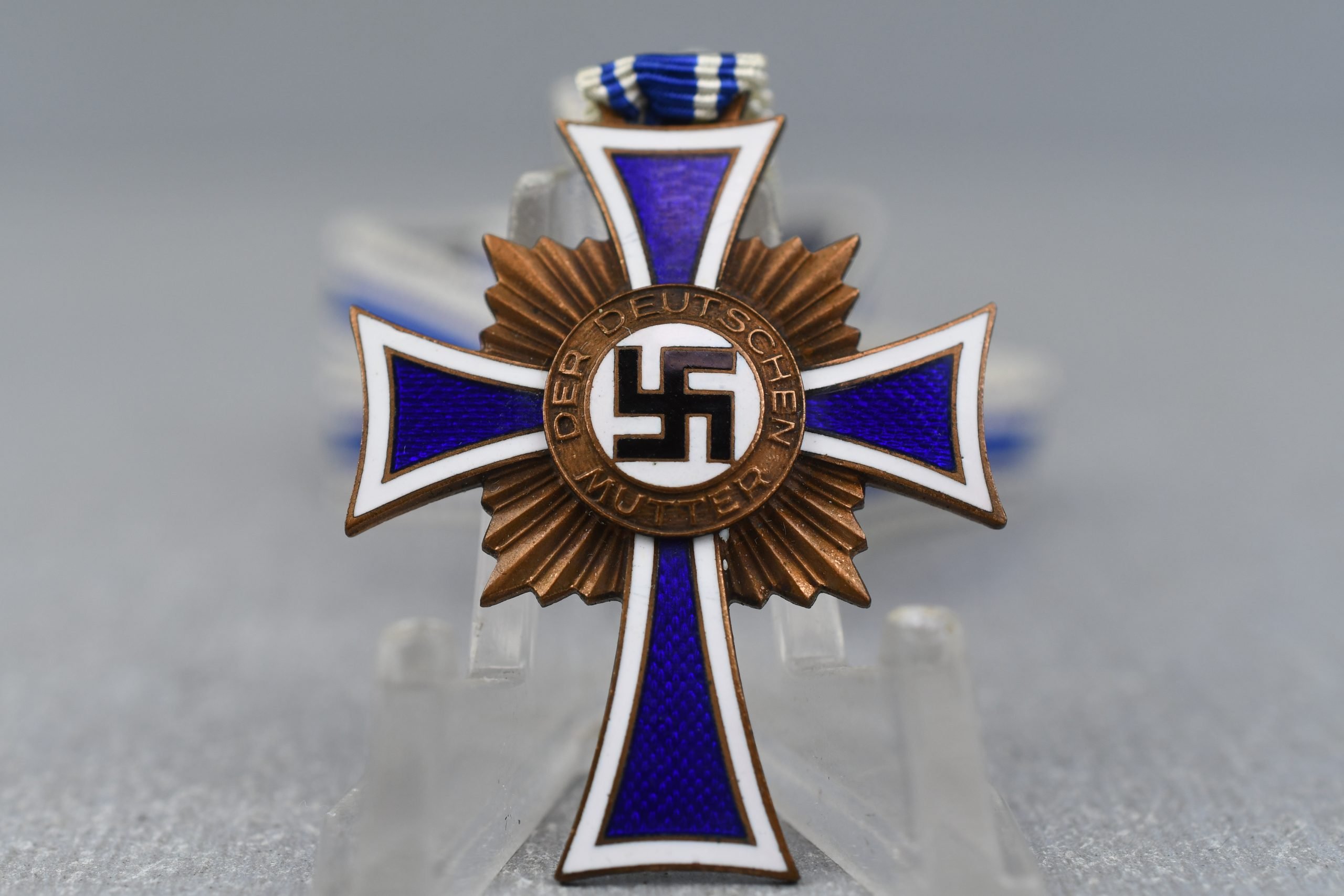 Bronze mother's cross with award envelope by Frank & Reif — image 2