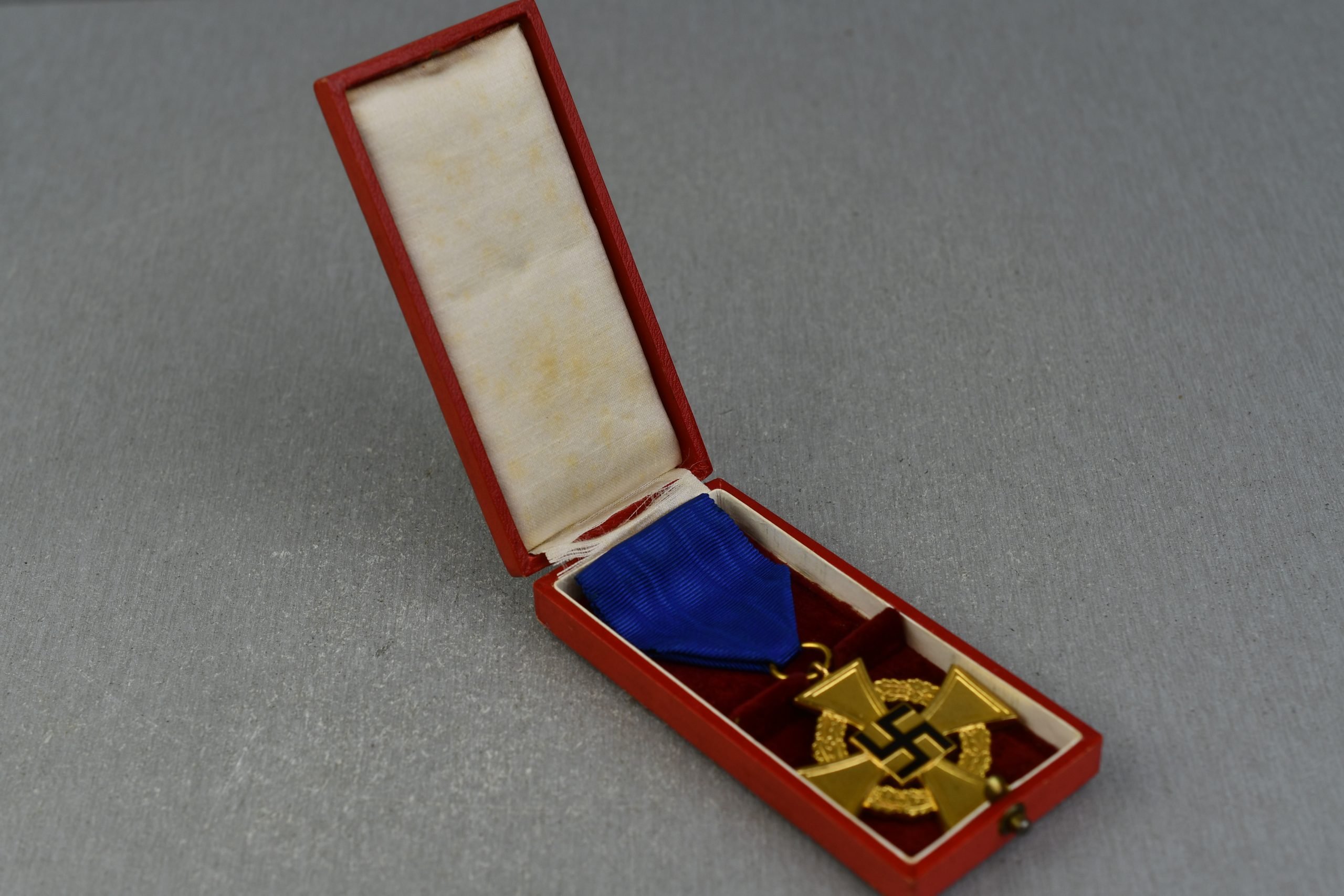 German gold 40 years faithful service medal in box — image 6