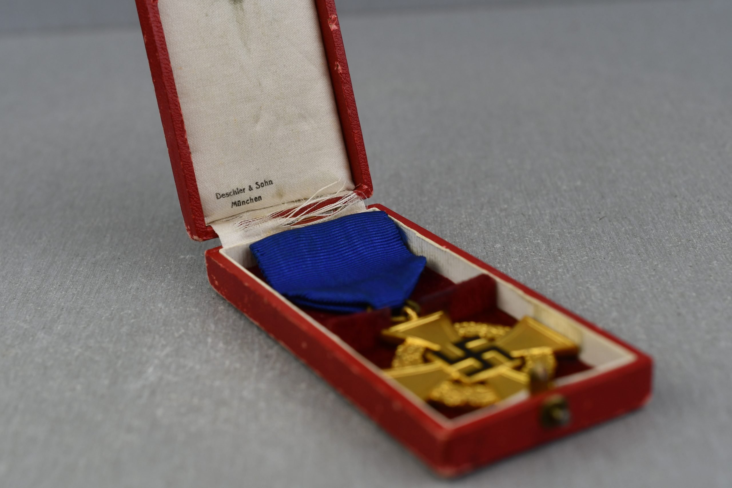 German gold 40 years faithful service medal in box by Deshler & Sohn — image 6
