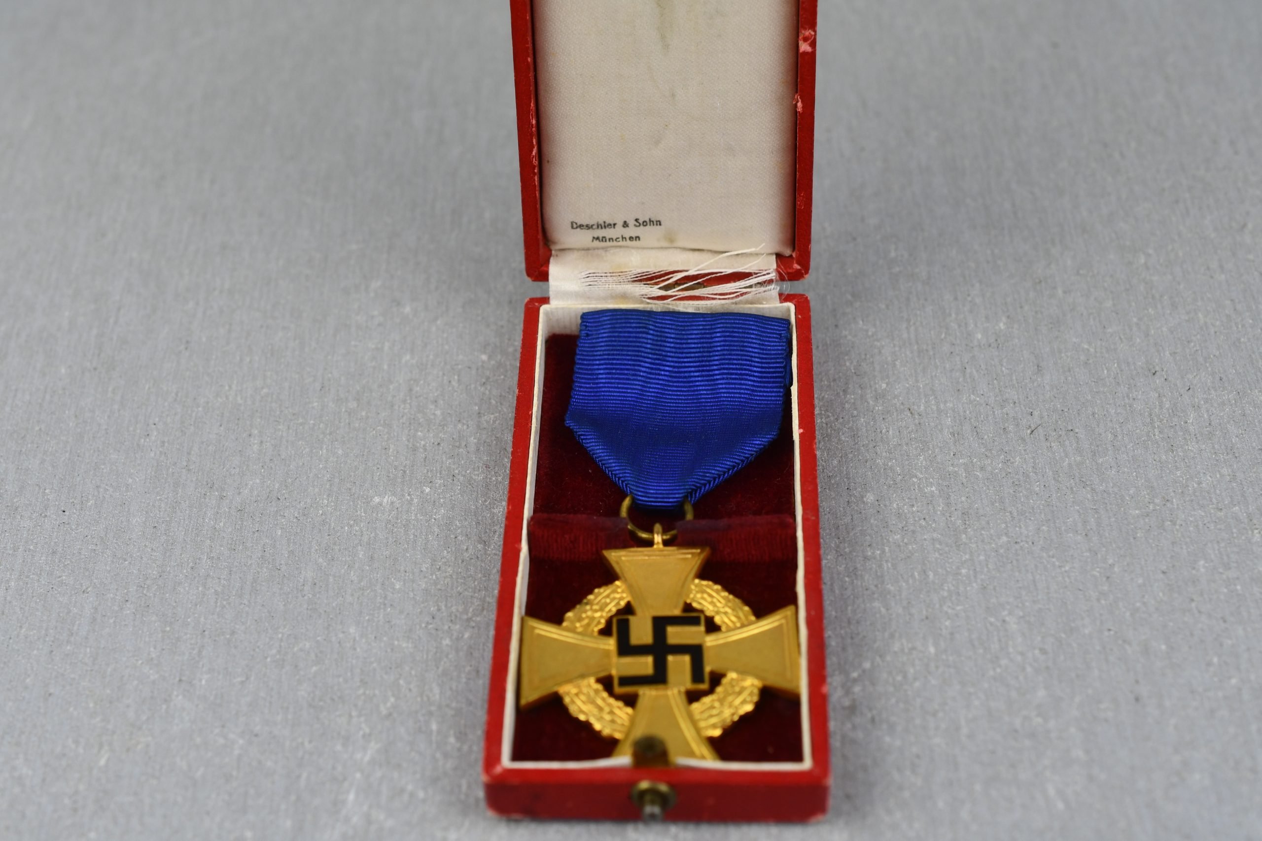 German gold 40 years faithful service medal in box by Deshler & Sohn — image 7