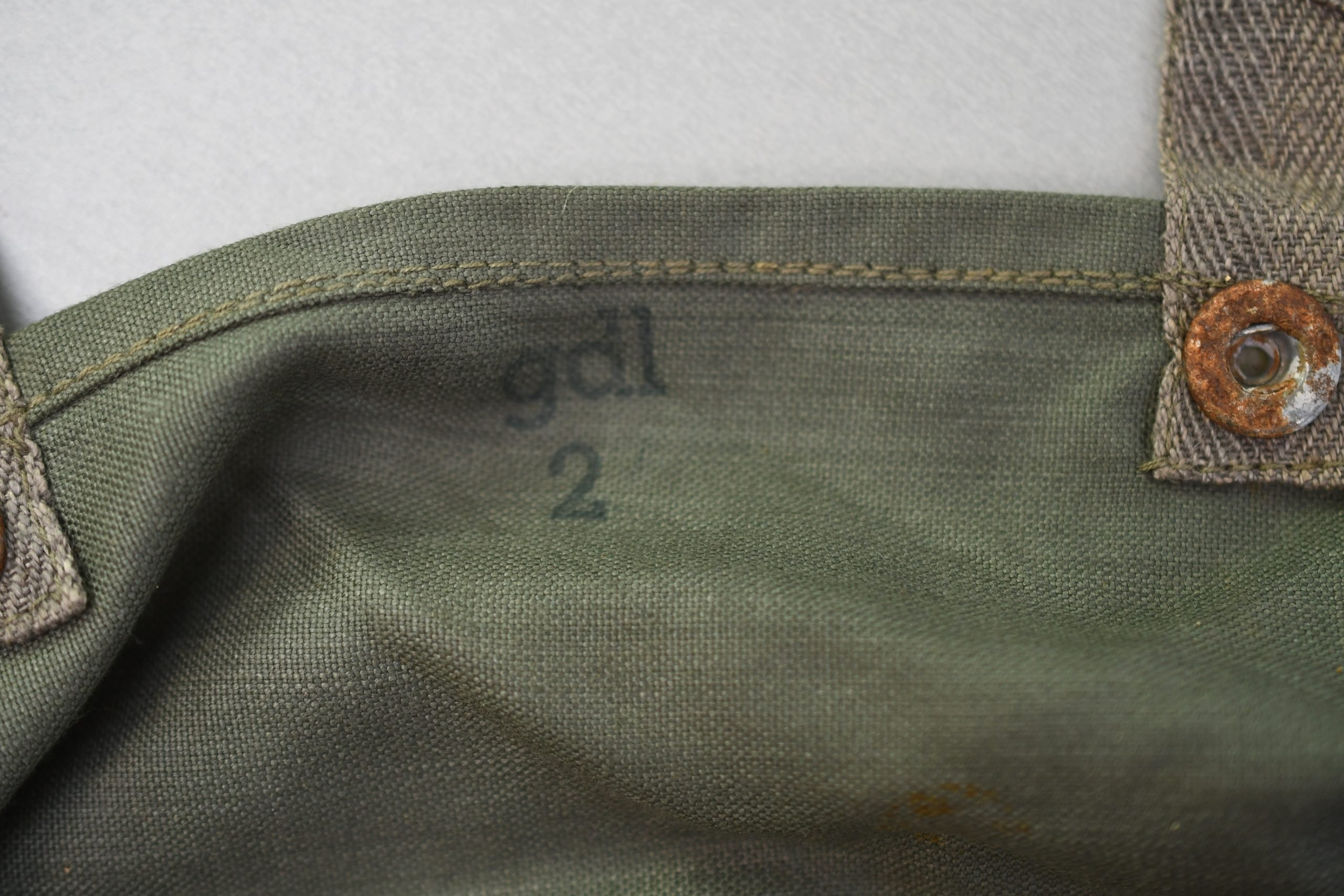 Complete Wehrmacht gascape with pouch 1942 — image 7