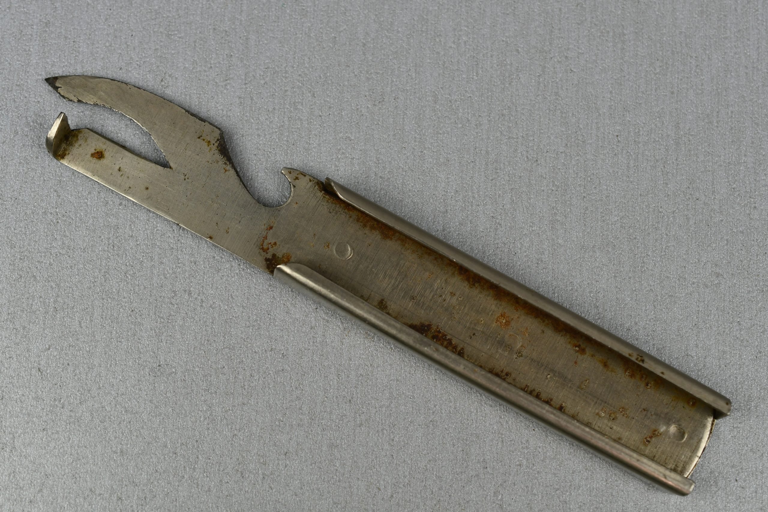 Wehrmacht 'Feldbesteck' can opener by C&CW 1943 — image 2