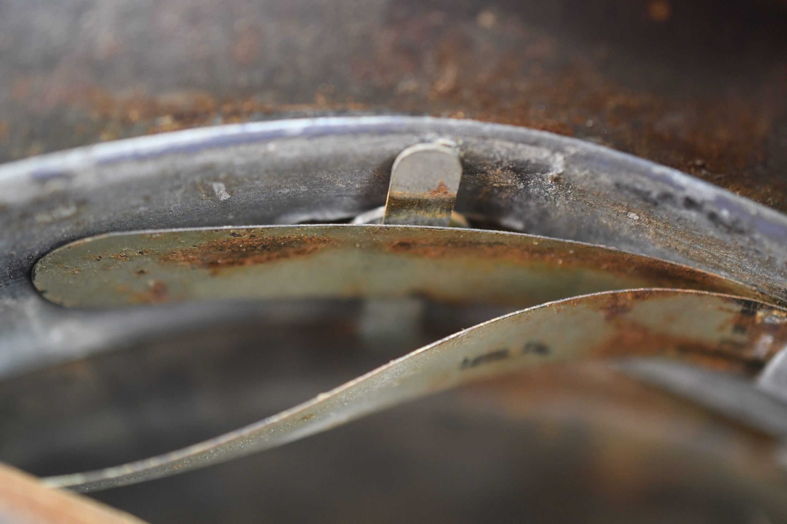 M40 Polizei double decal steel helmet SE64 — image 18