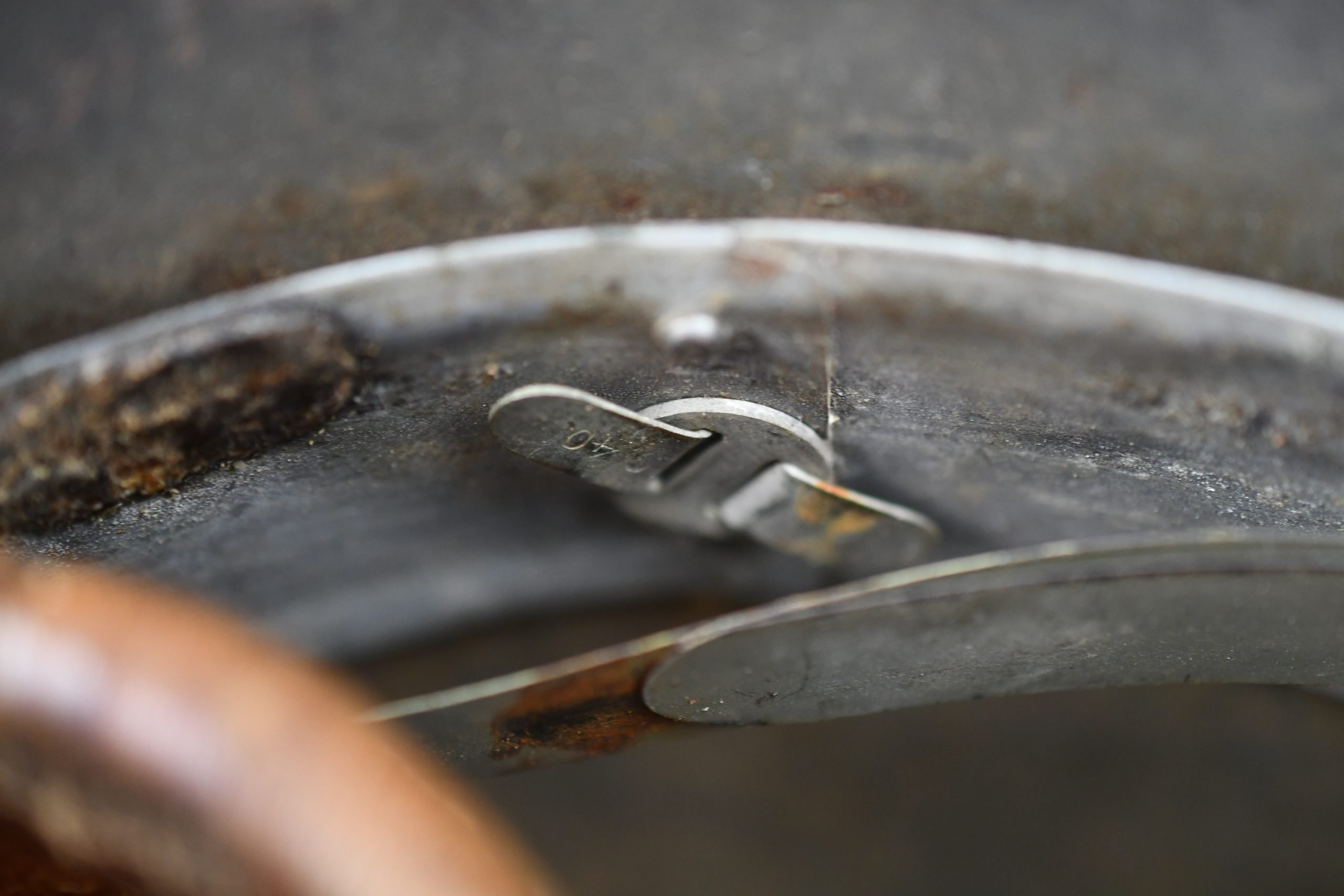 M40 Polizei double decal steel helmet SE64 — image 19
