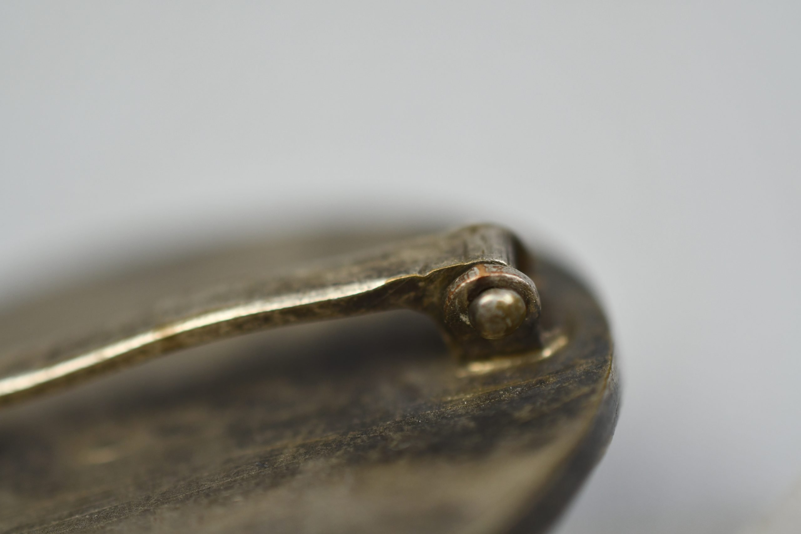 Silver wound badge in Buntmetall by '30' Hauptmünzamt Wien wide-pin variant — image 4