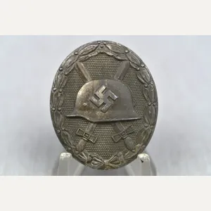Silver wound badge by '65' Klein & Quenzer