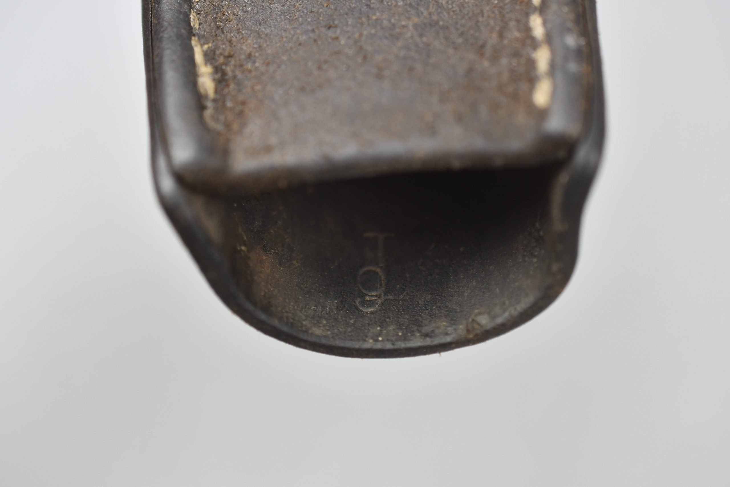 Wehrmacht K98 leather bayonet frog ca. 1938 — image 4