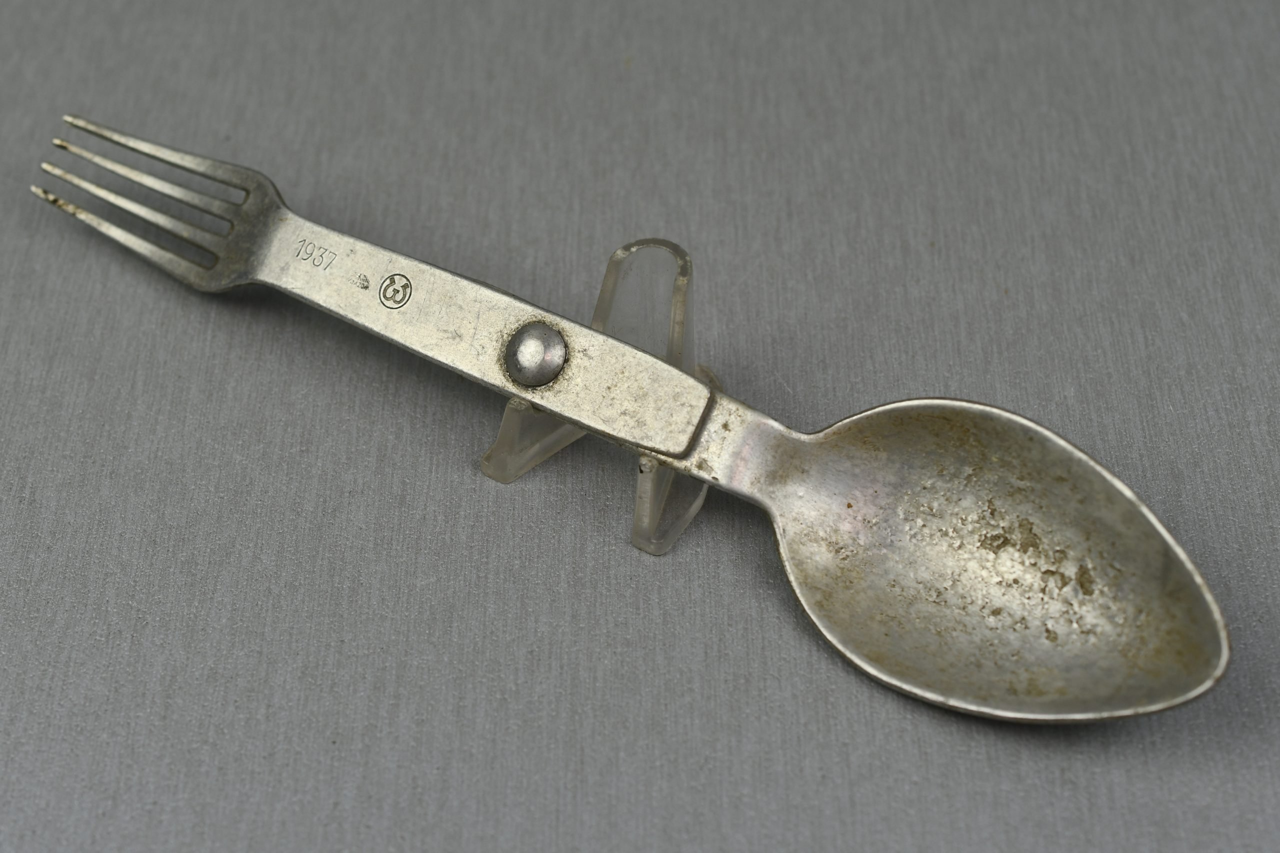 Wehrmacht Spork (Göffel) by 'W' 1937 with Waffenamt — image 2