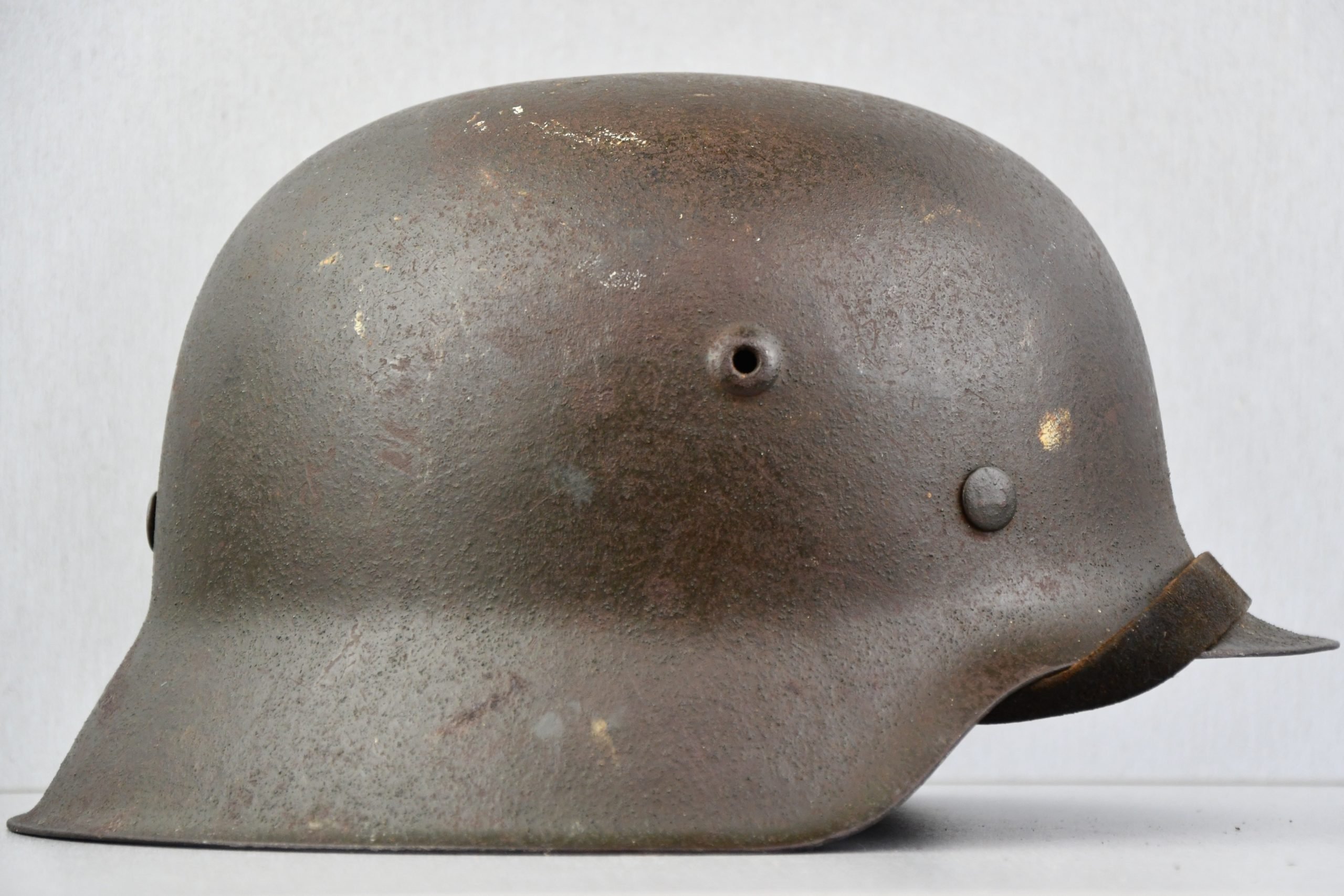 M42 army (Heer) single decal steel helmet hkp62 — image 3