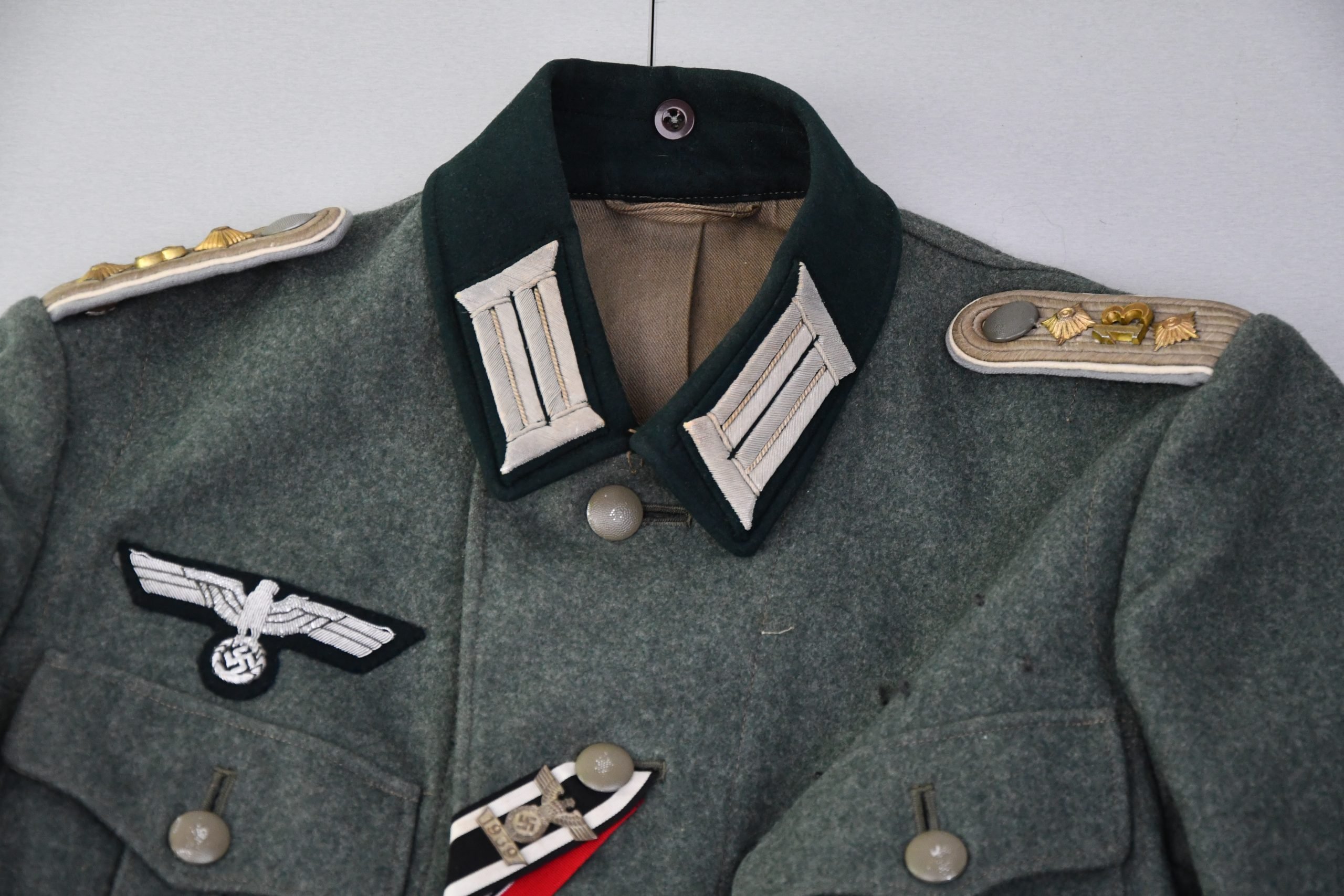 M36 army (Heer) enlisted field blouse converted for officer with Iron Cross clasp 1939 — image 2