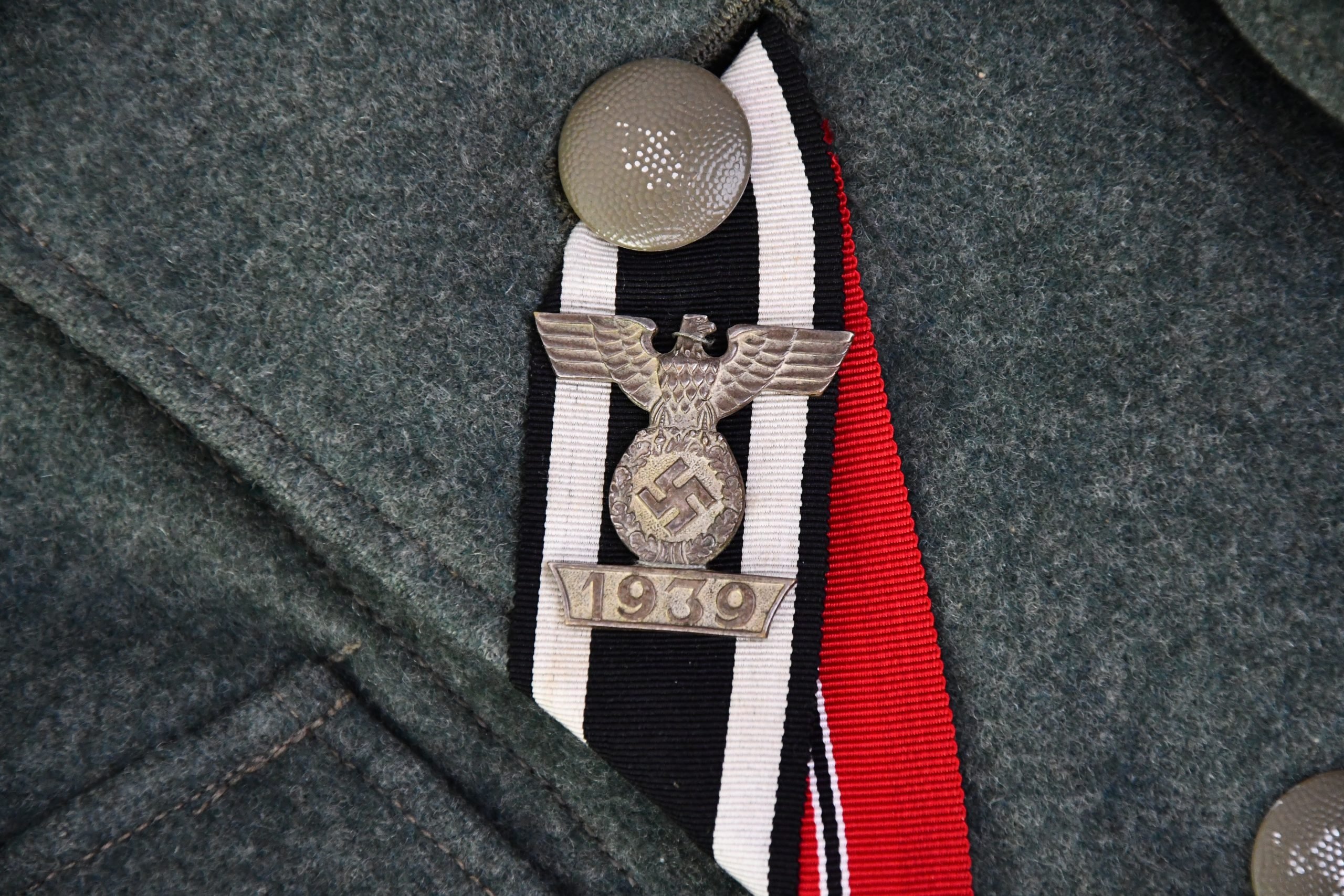 M36 army (Heer) enlisted field blouse converted for officer with Iron Cross clasp 1939 — image 5