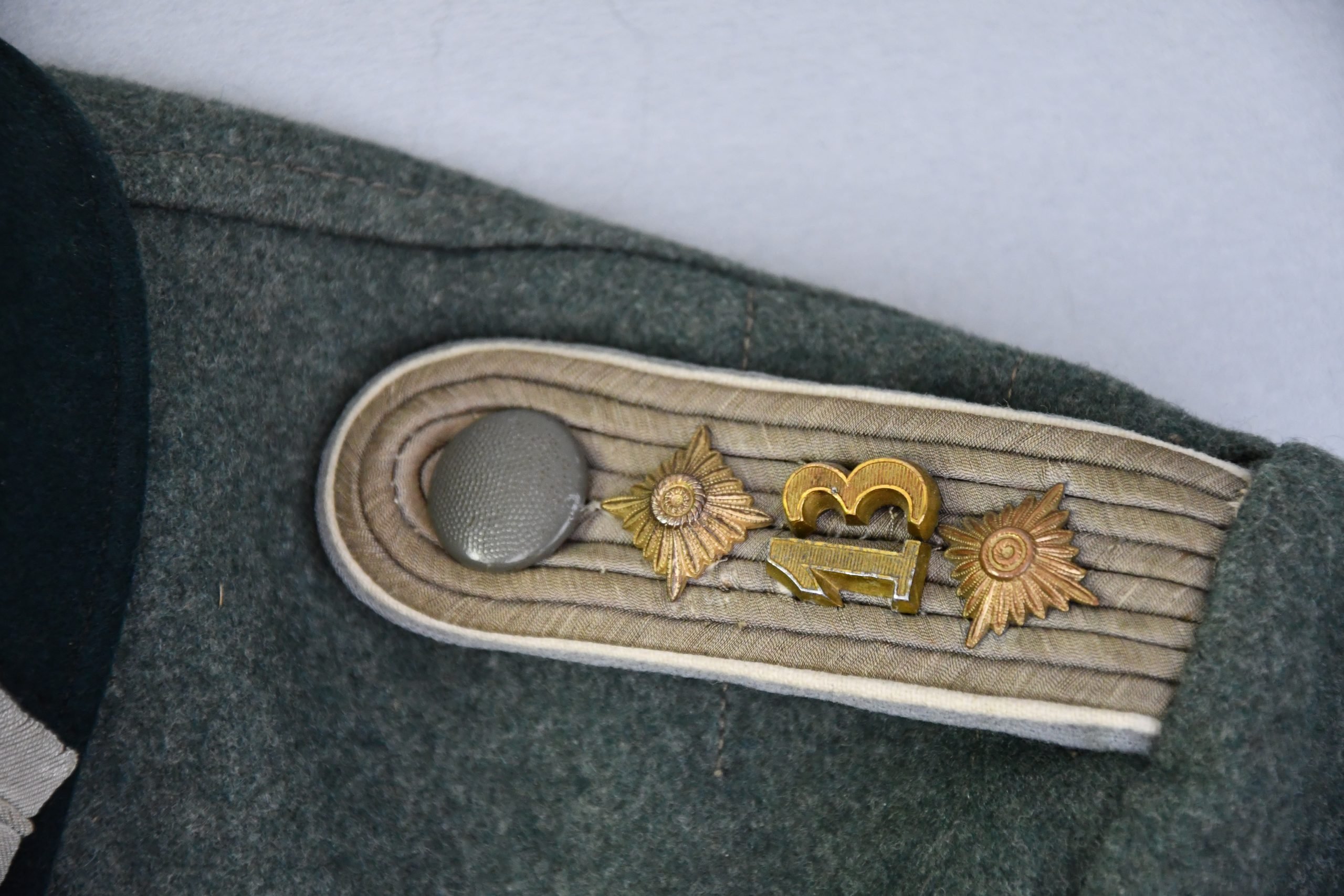 M36 army (Heer) enlisted field blouse converted for officer with Iron Cross clasp 1939 — image 9