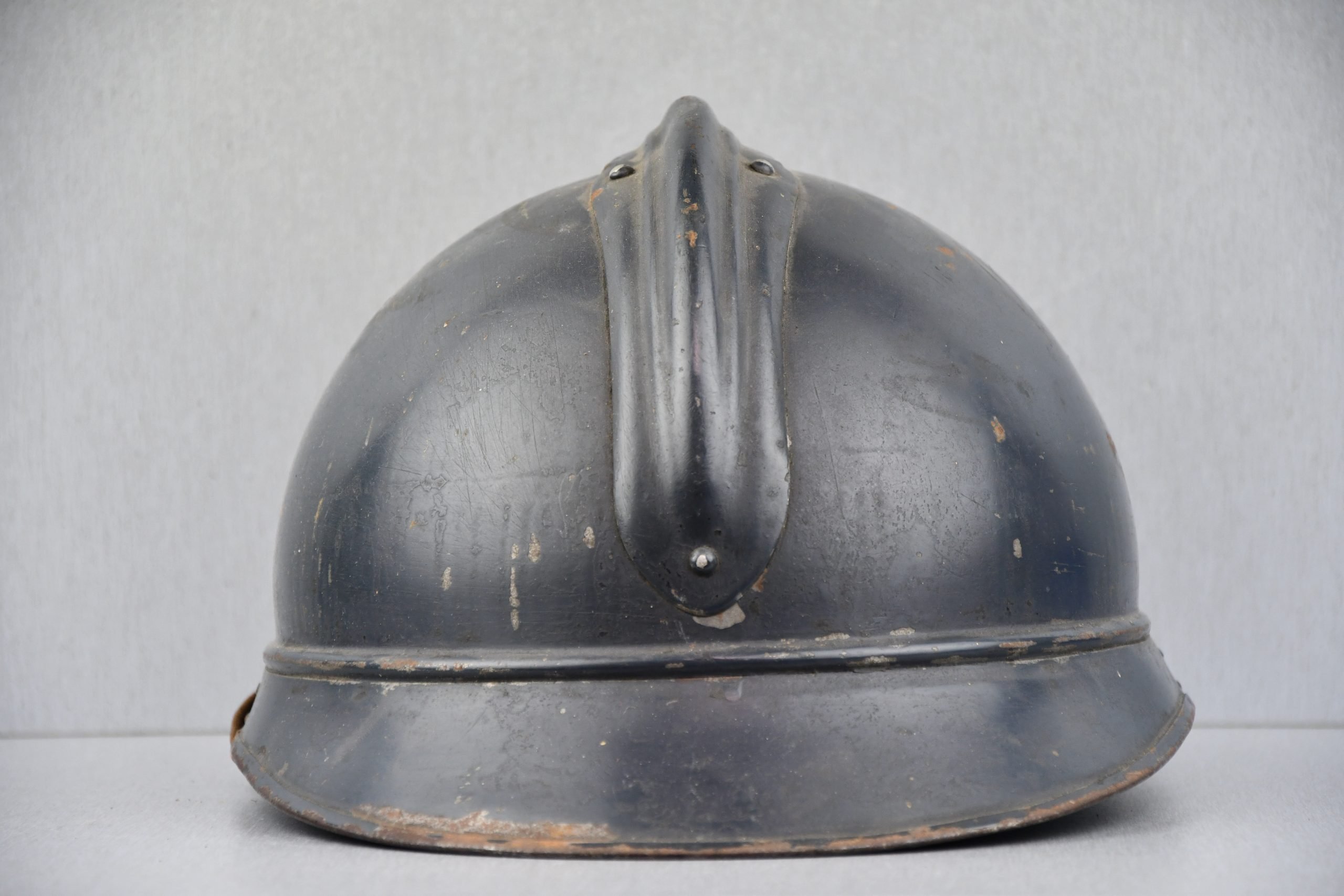 WW1 M1915 French Adrian helmet 104th Artillery Regiment with veteran plate — image 3