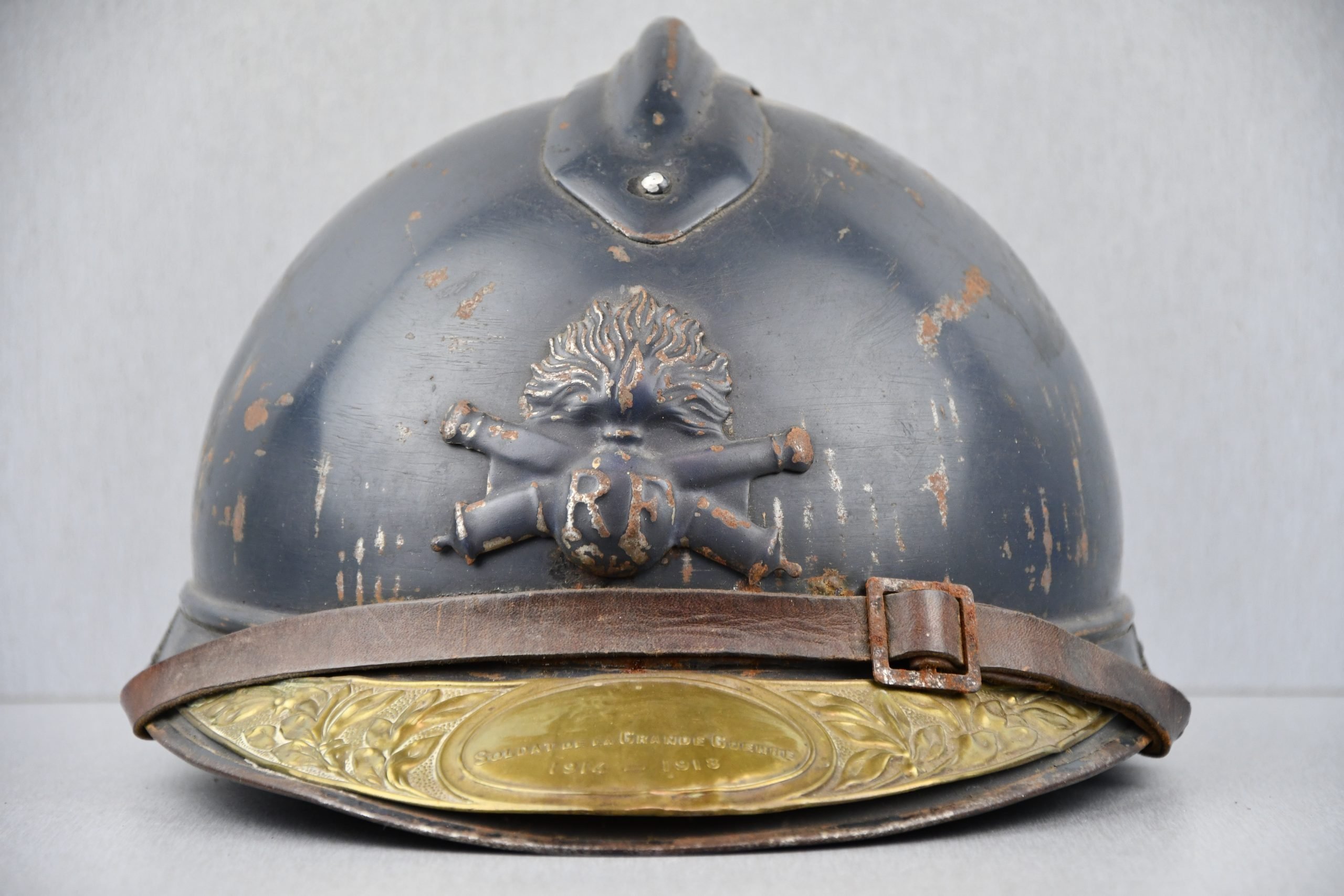 WW1 M1915 French Adrian helmet 104th Artillery Regiment with veteran plate — image 5