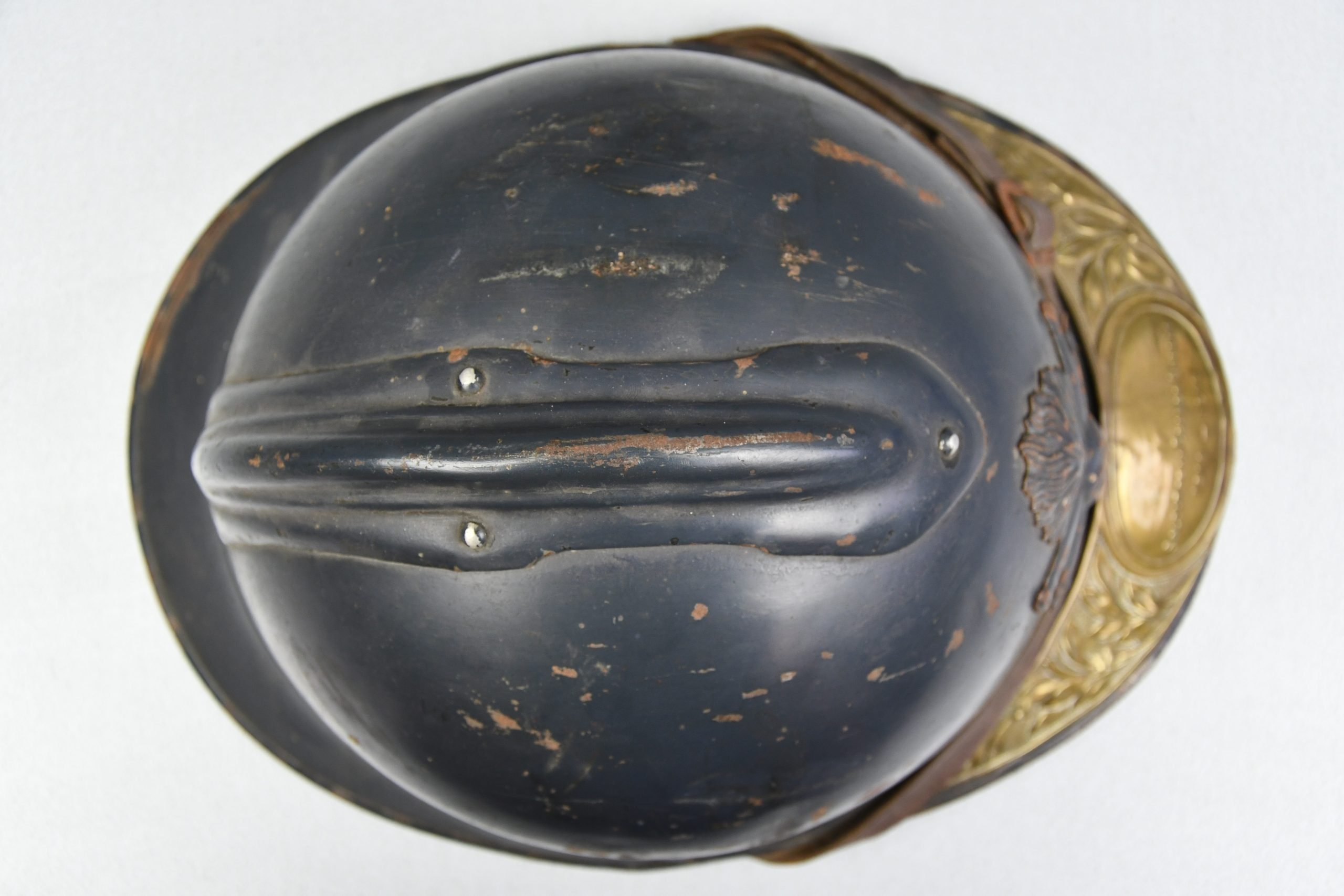 WW1 M1915 French Adrian helmet 104th Artillery Regiment with veteran plate — image 6