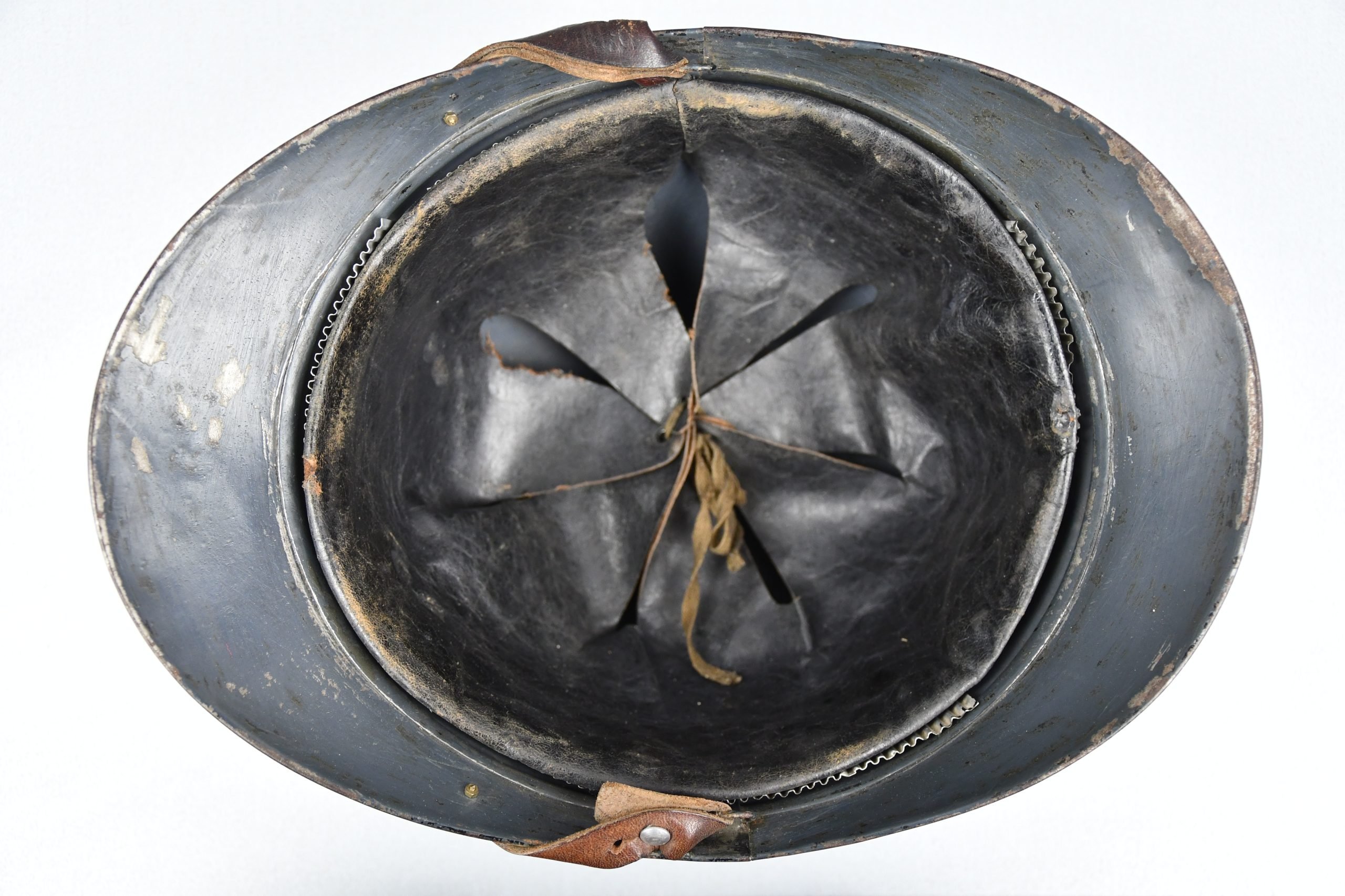 WW1 M1915 French Adrian helmet 104th Artillery Regiment with veteran plate — image 7