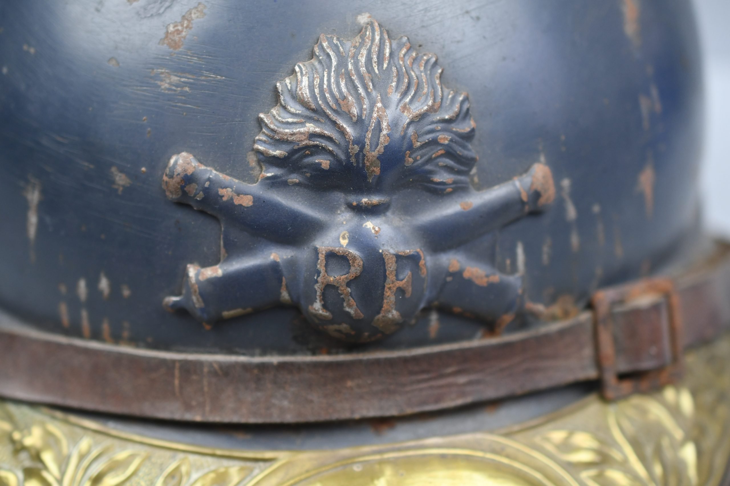 WW1 M1915 French Adrian helmet 104th Artillery Regiment with veteran plate — image 9