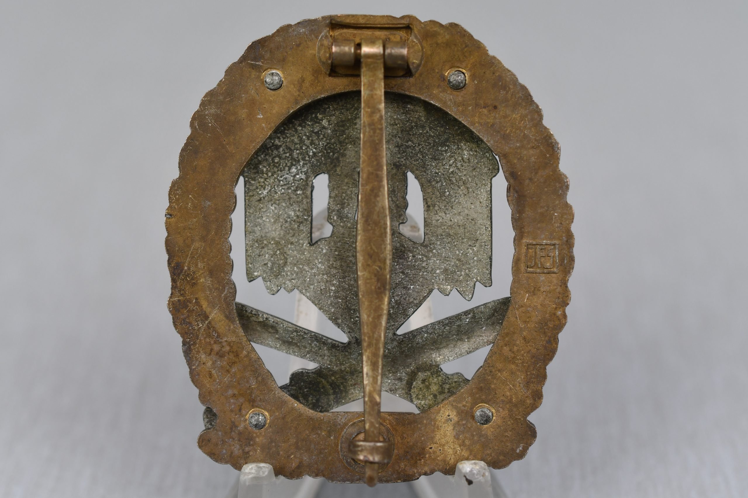 Museum quality reproduction – General Assault Badge '100' by JFS — image 2