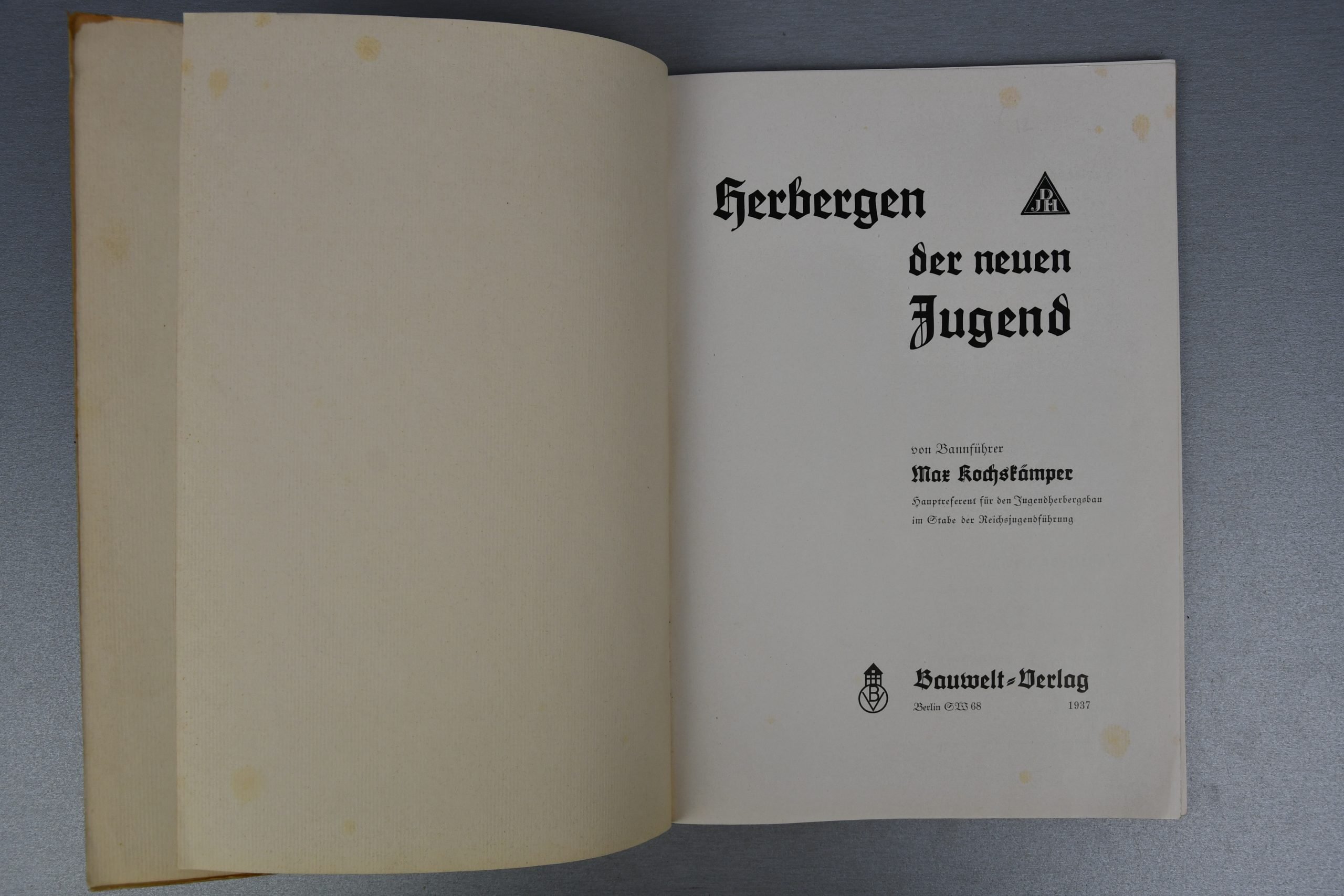 Softcover book Herbergen der neuen Jugend by Max Kochstämper — image 2