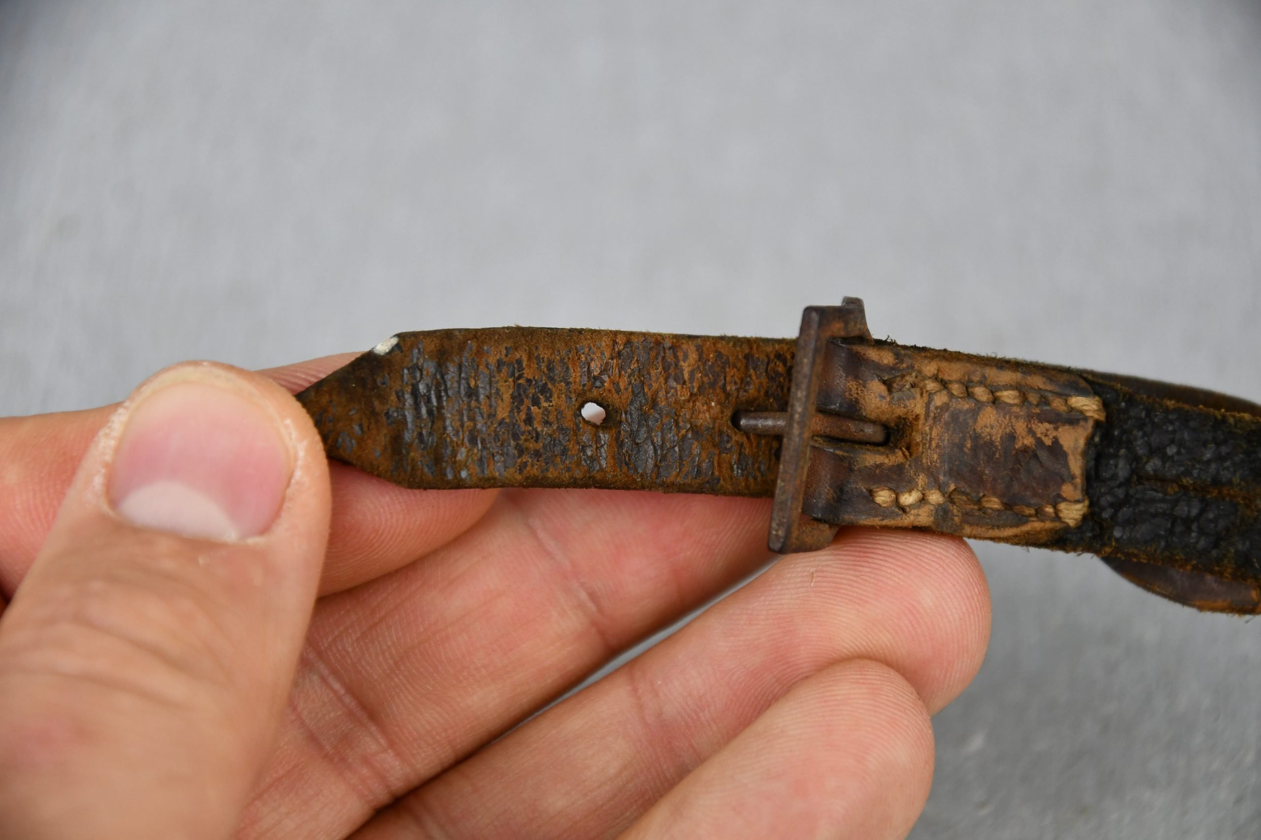 German helmet chin strap by Rahm & Kampmann 1942 — image 5