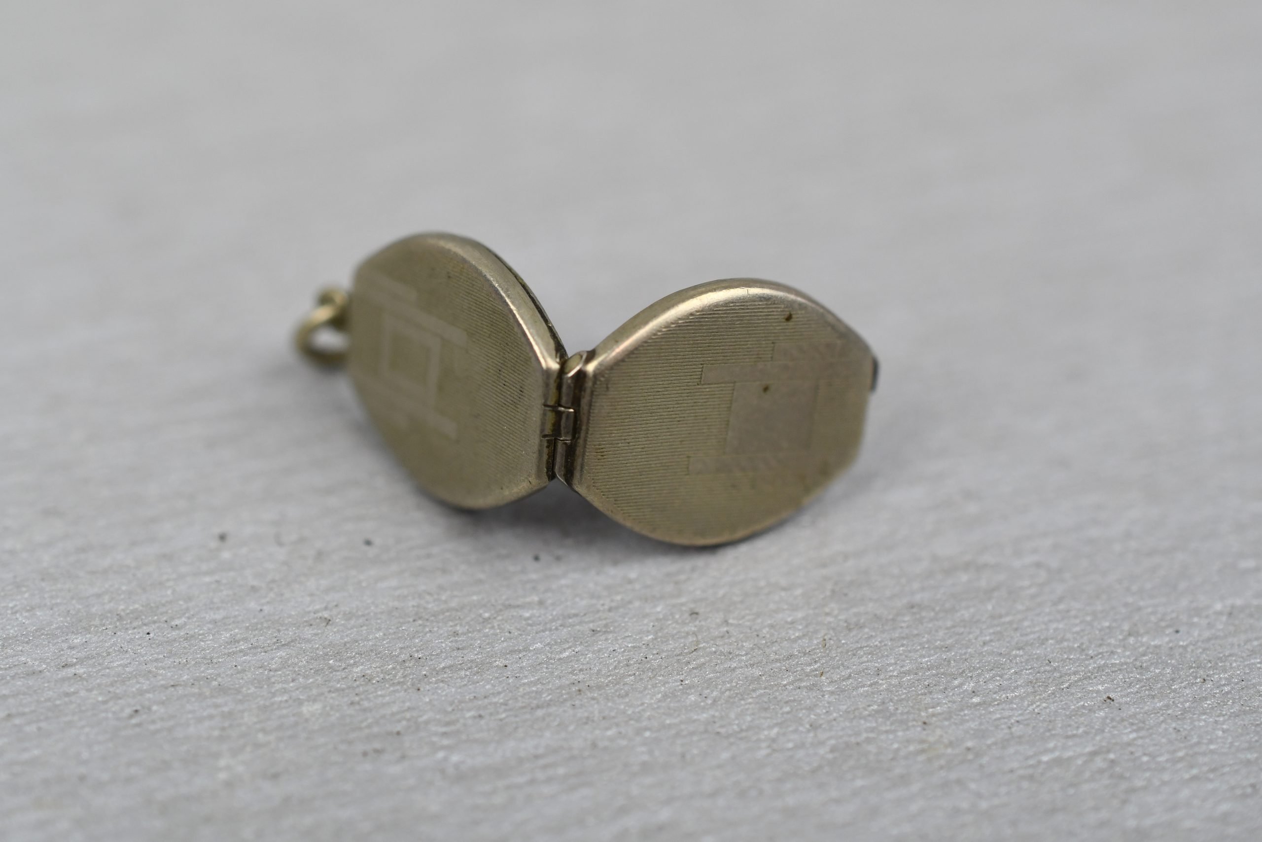 World War II Luftwaffe Sweetheart Locket with Portrait by WUUA — image 3