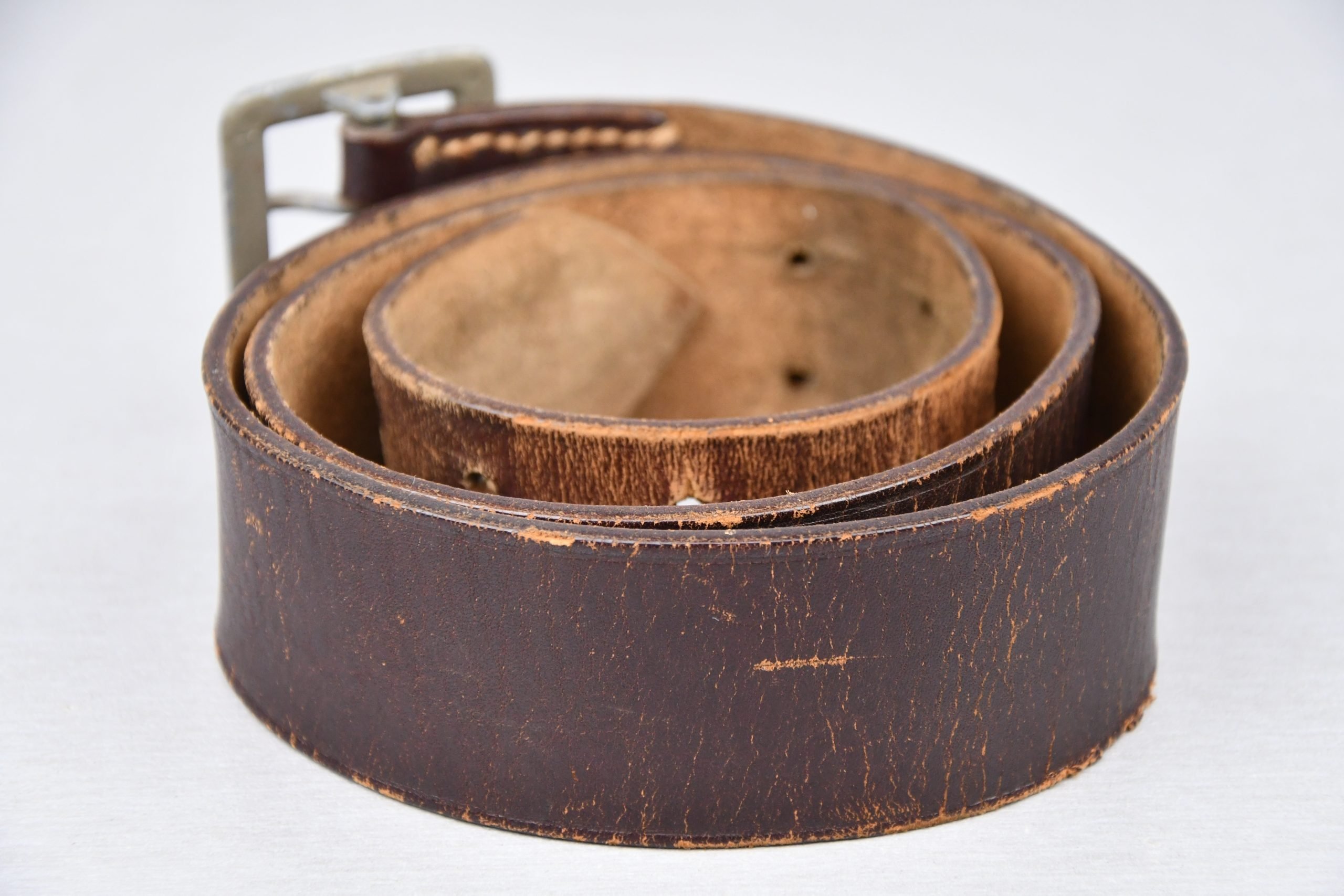 Red-Brown Leather Wehrmacht officer 'Zweidorn' double claw — image 2